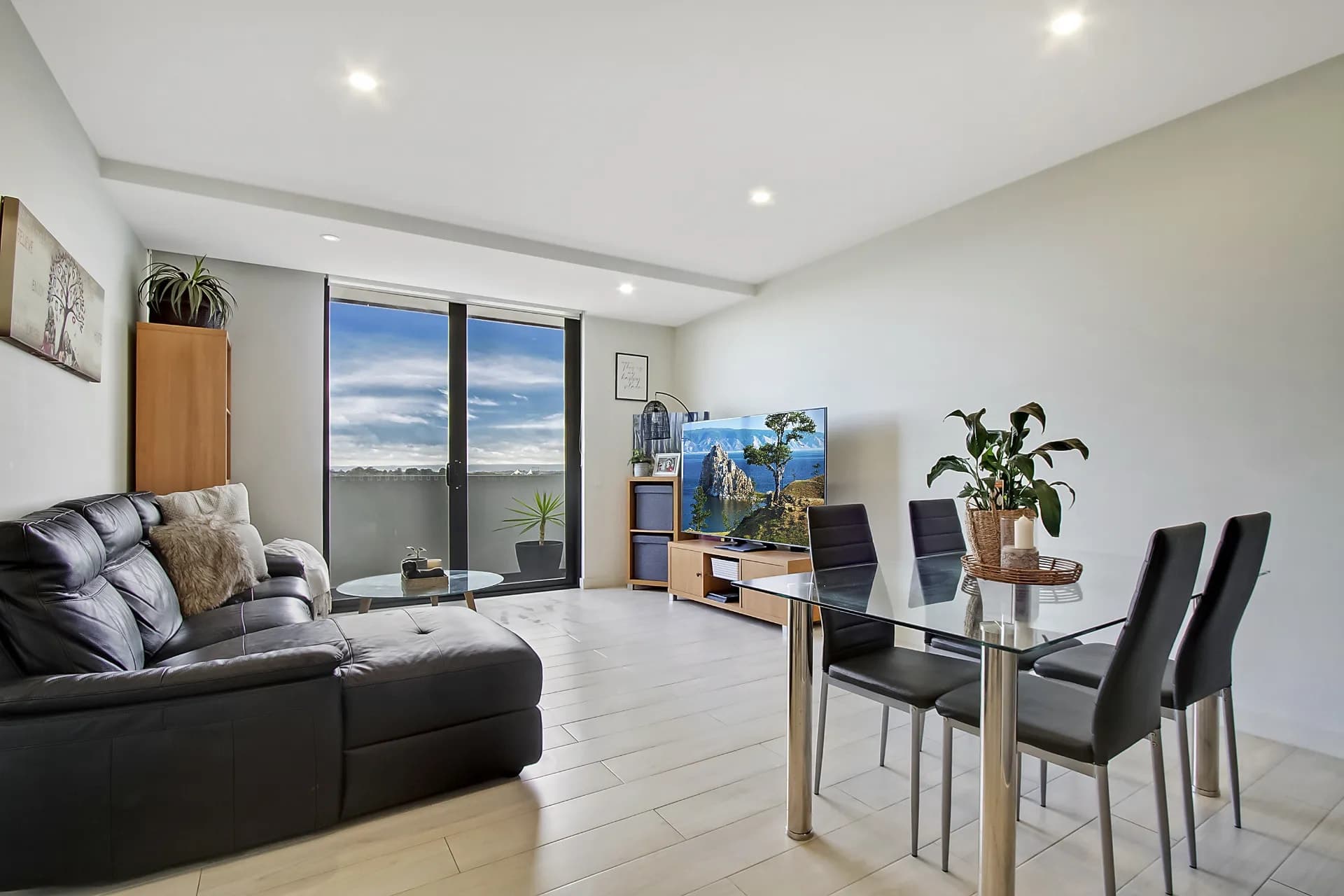 205/8 Thorogood Boulevard, North Kellyville - Thumbnail 2