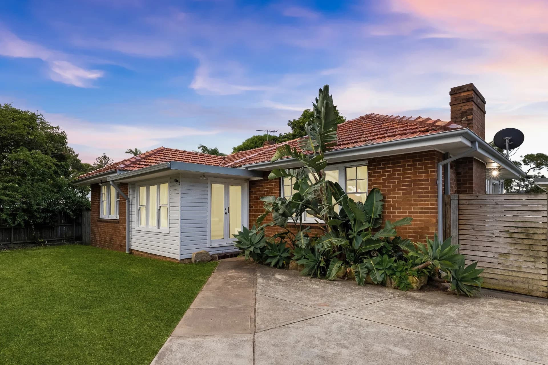 145 Barrenjoey Road, Mona Vale., Mona Vale - Thumbnail 2