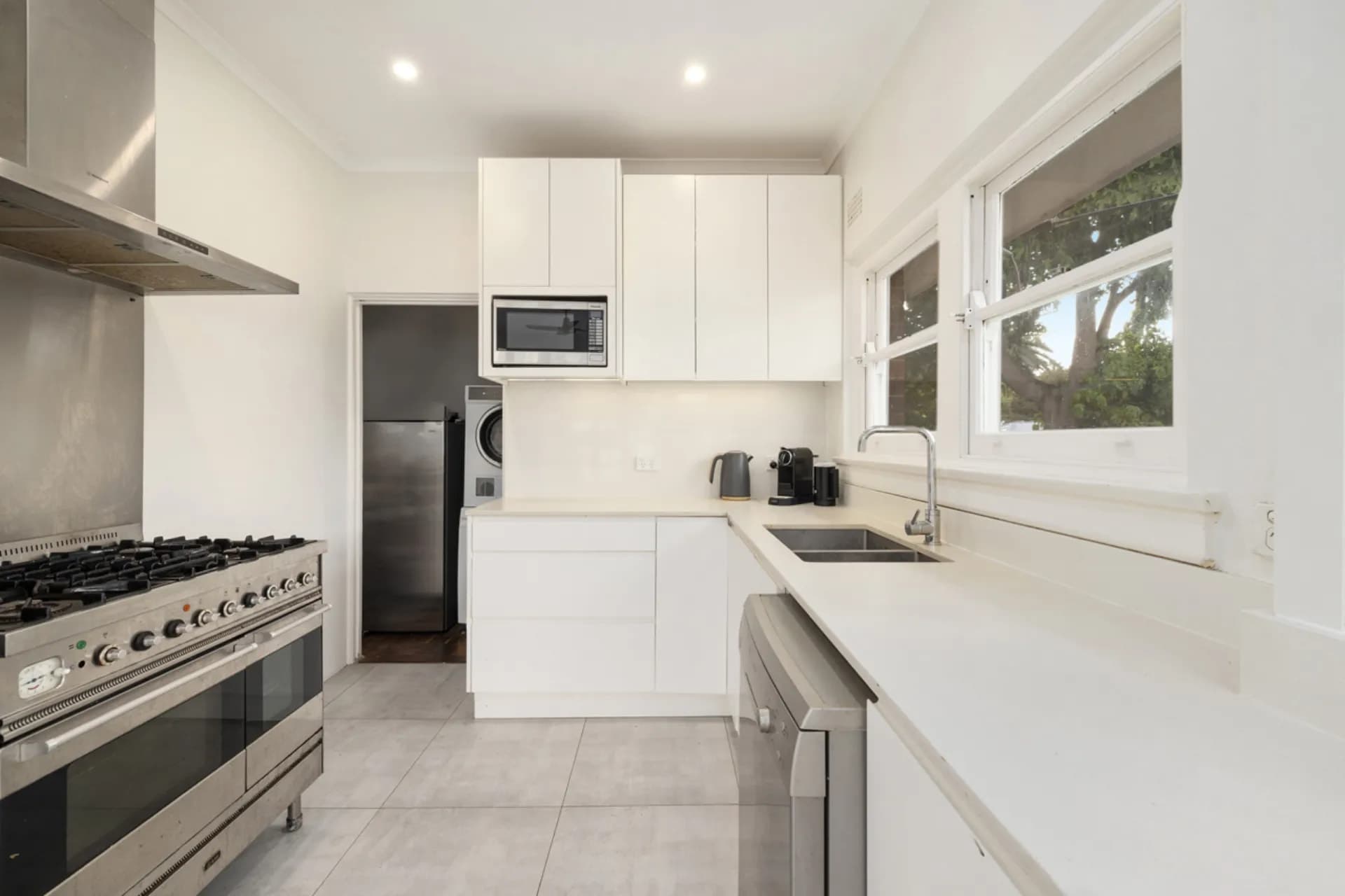 145 Barrenjoey Road, Mona Vale., Mona Vale - Thumbnail 8