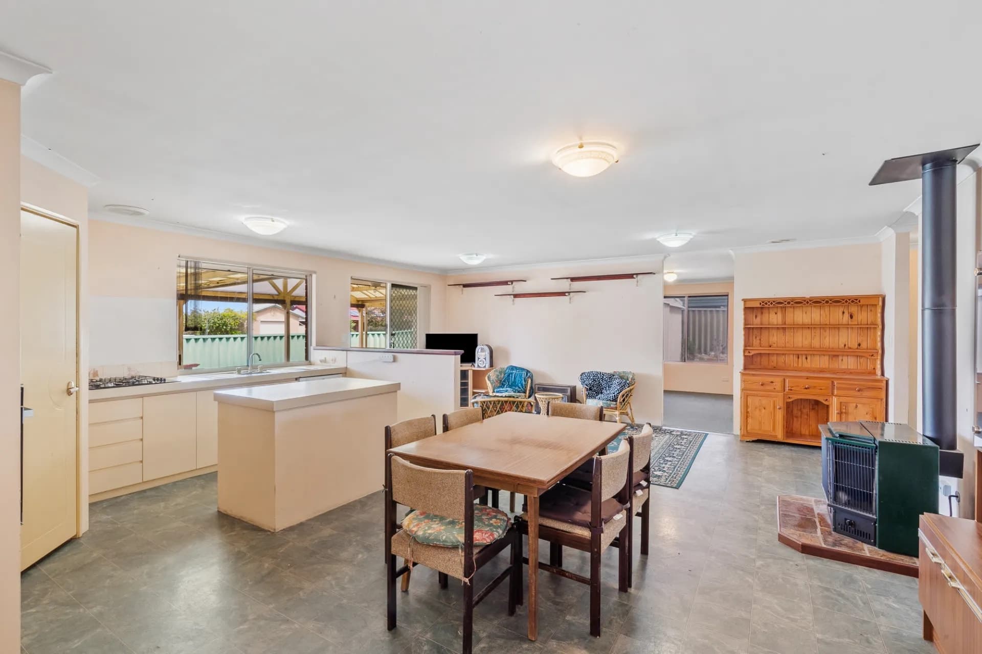 22 Oakover Turn, Greenfields - Thumbnail 6