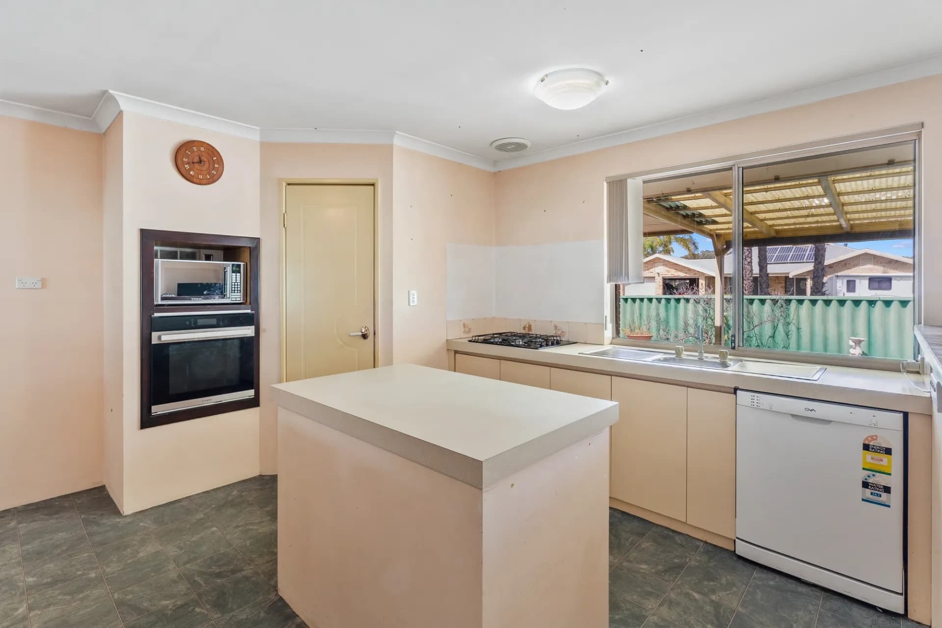 22 Oakover Turn, Greenfields - Thumbnail 7