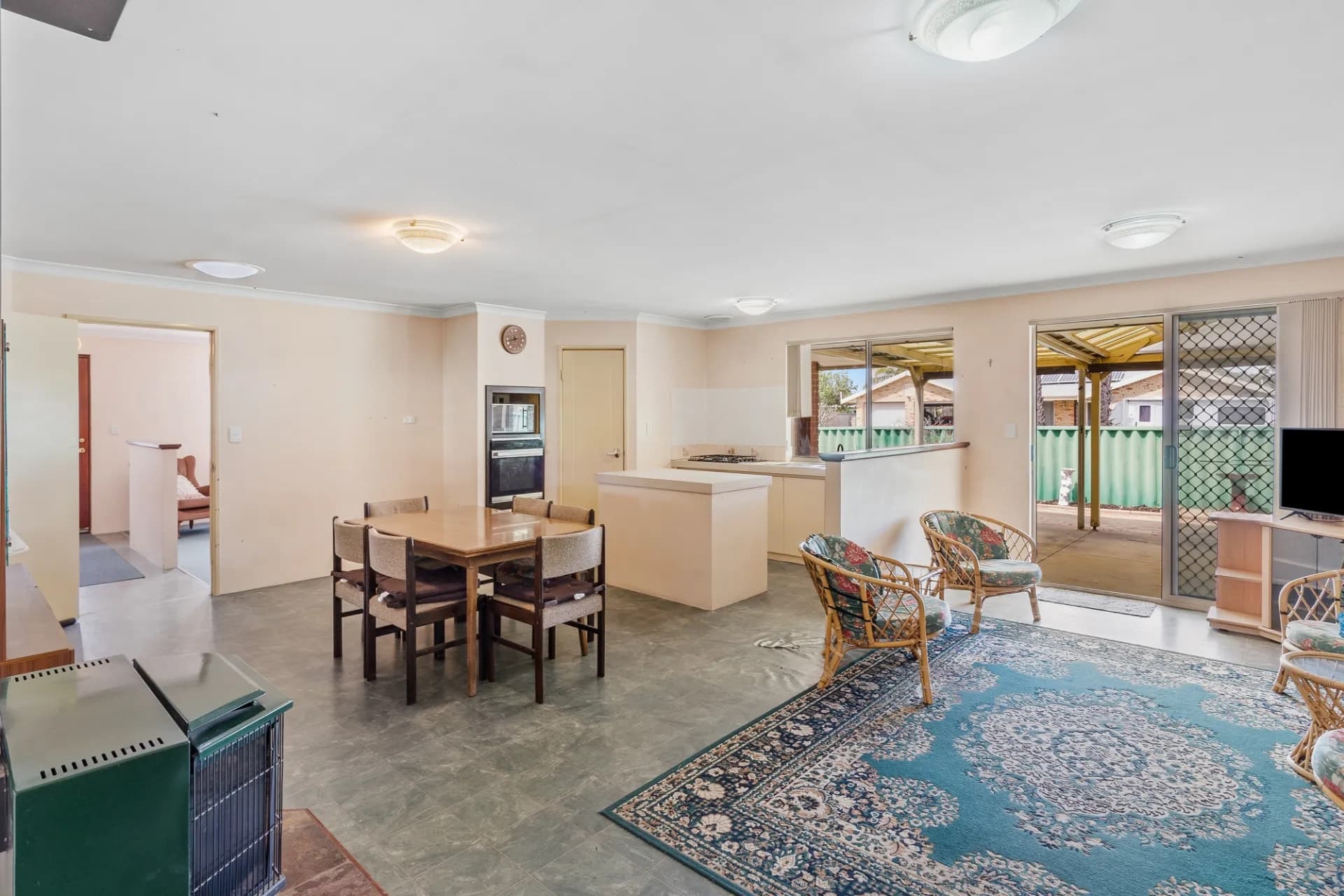 22 Oakover Turn, Greenfields - Thumbnail 8