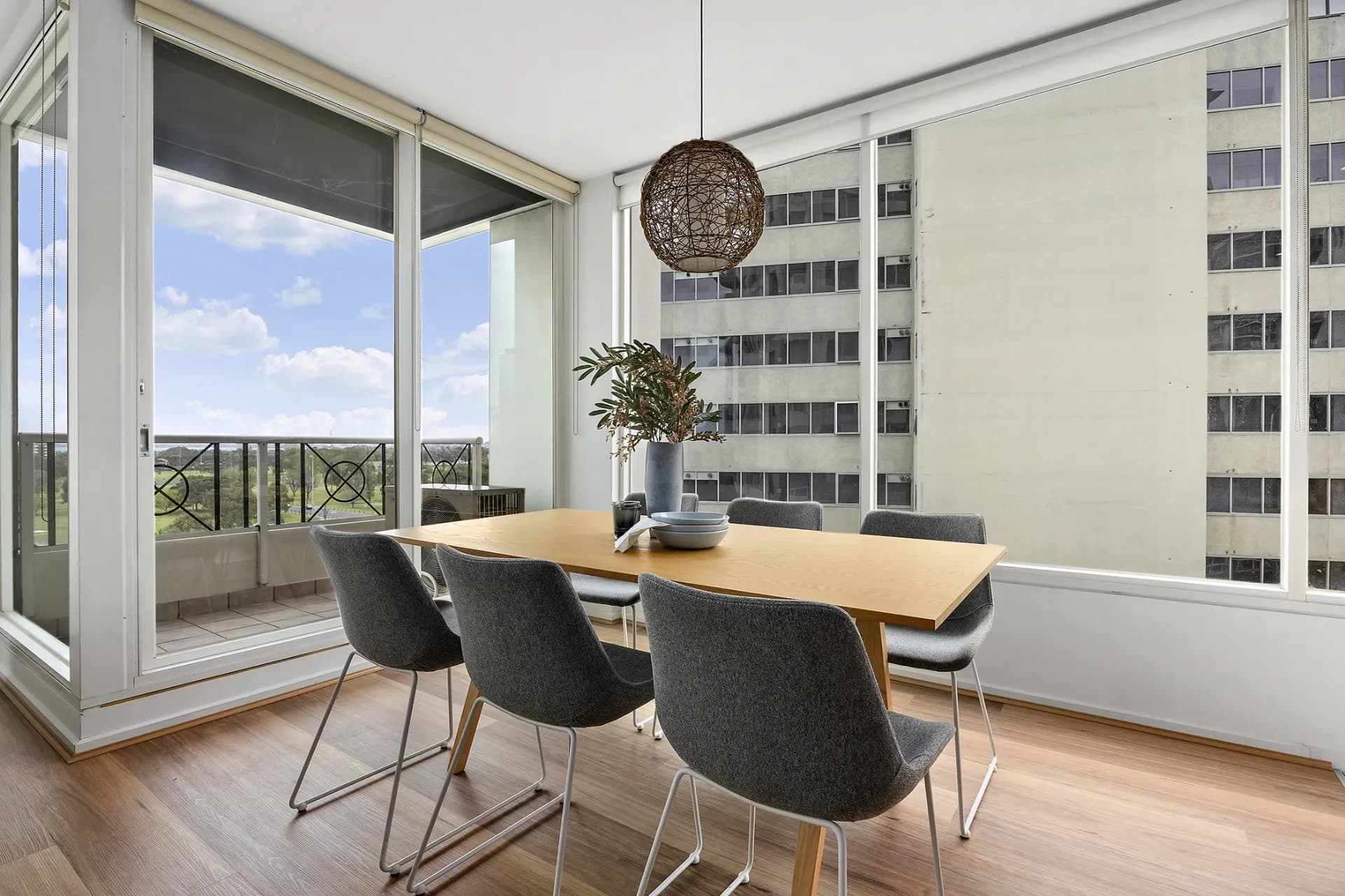 801/82 Queens Road, Melbourne - Thumbnail 3