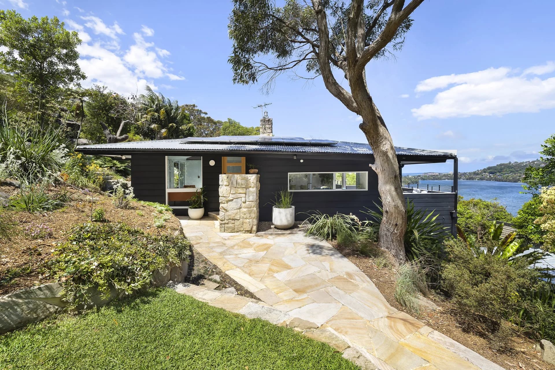 13 Elanora Road, Elanora Heights, NSW, Elanora Heights - Thumbnail 2