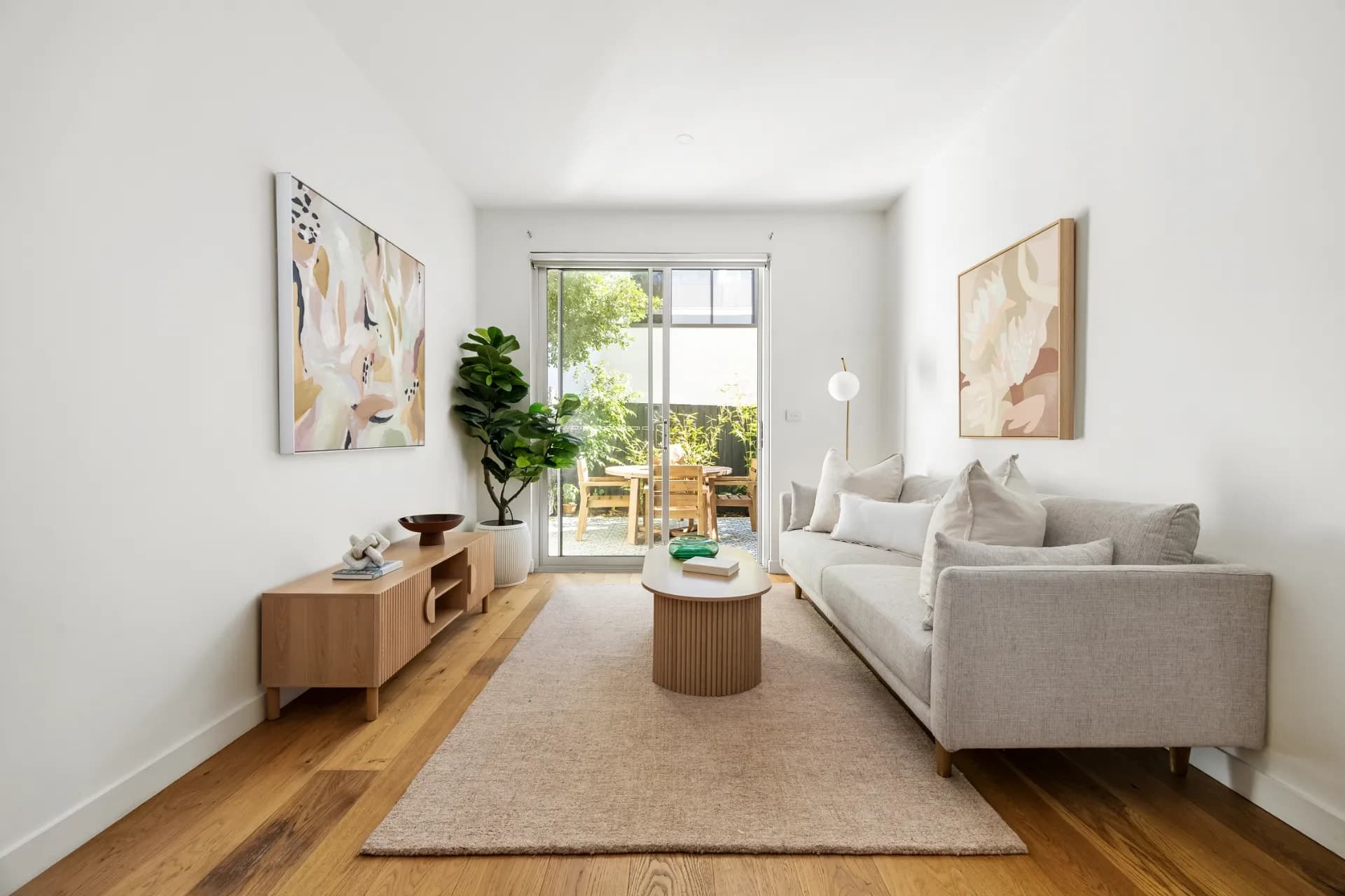 2/220 Burke  Road, Glen Iris - Thumbnail 2