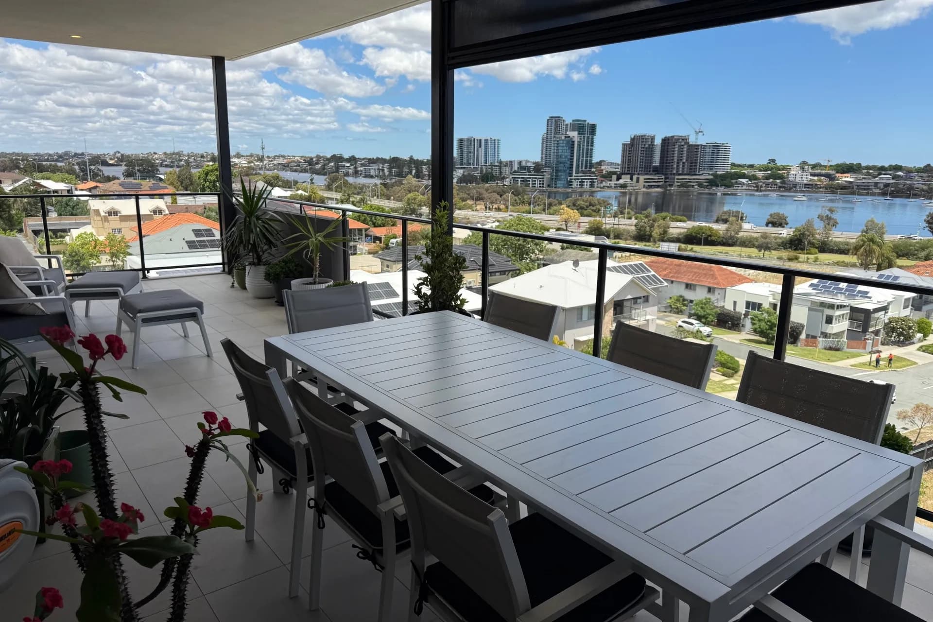401/8 Henley Street, Como, WA, Como - Image 1