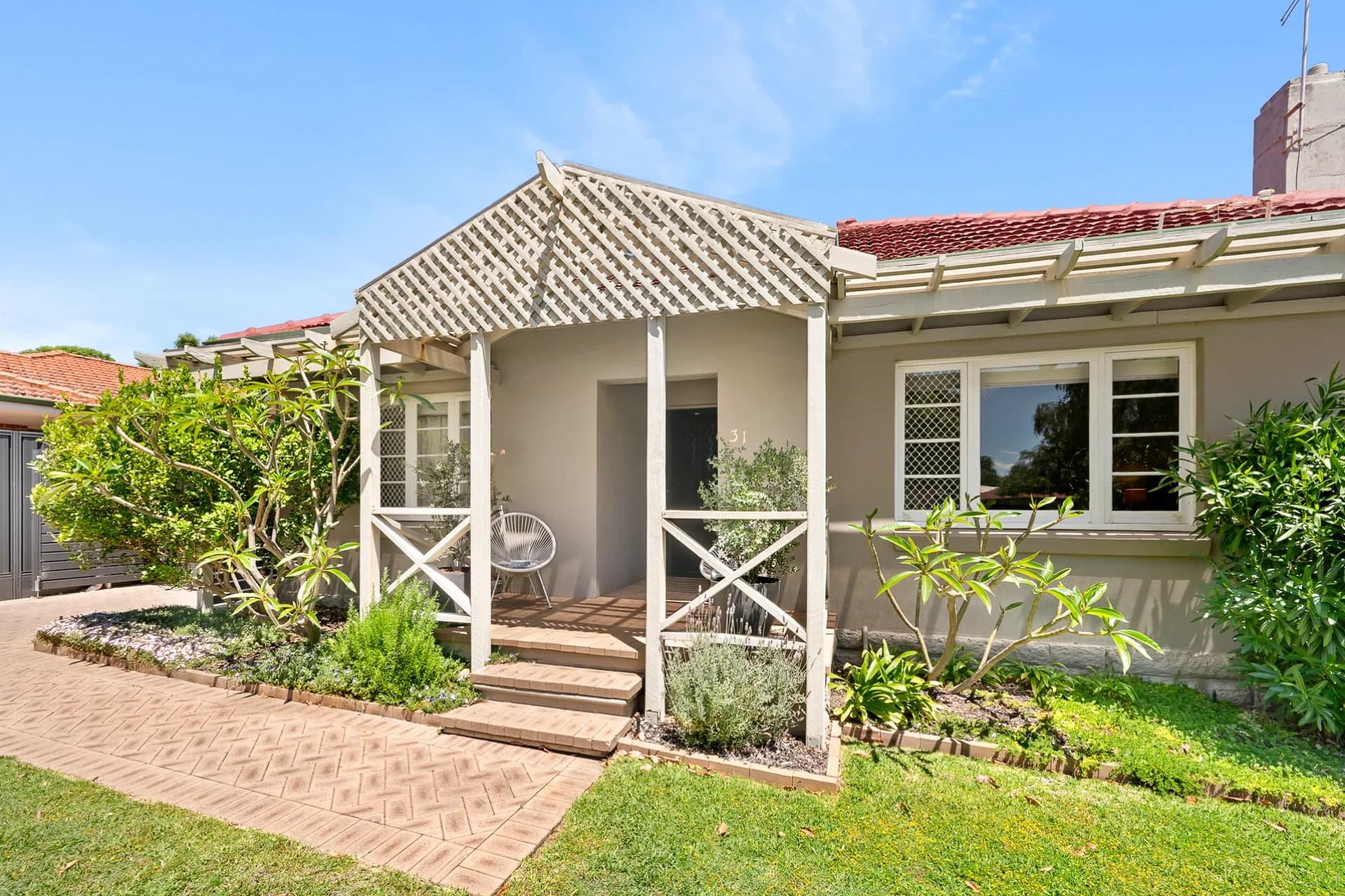 31 Griffin Crescent, Manning., Manning - Thumbnail 2