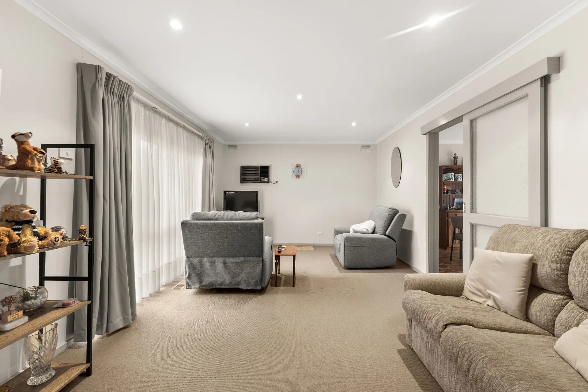 3 Houlder Avenue, Junction Village - Thumbnail 2