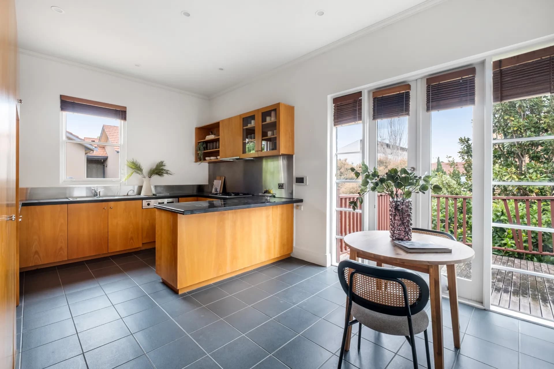 2/4 Ardoch Avenue, St Kilda East., St Kilda East - Thumbnail 6