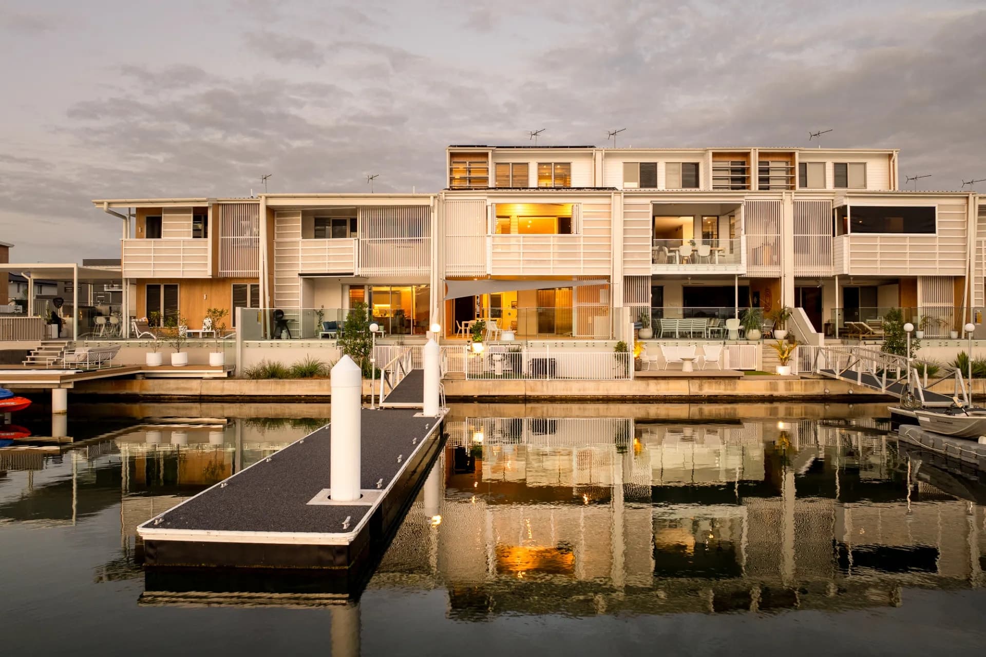 131 Aqua  Street, Newport., Newport - Thumbnail 2
