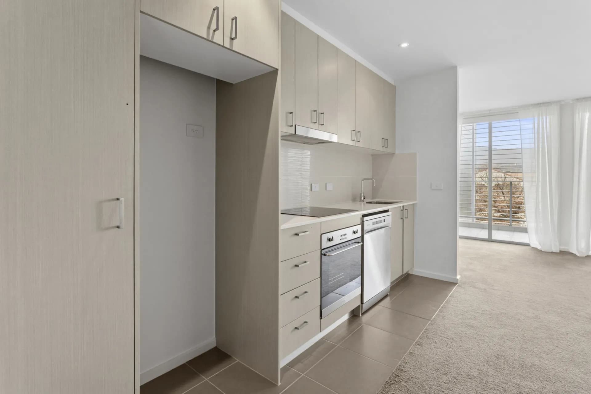 48/35 Torrens Street, Braddon., Braddon - Thumbnail 7