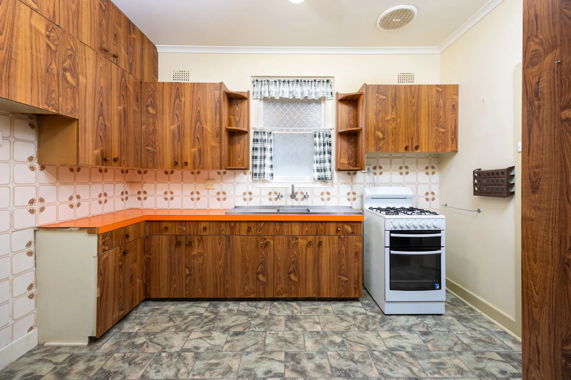 4 Heydon Avenue, Turvey Park., Turvey Park - Thumbnail 6