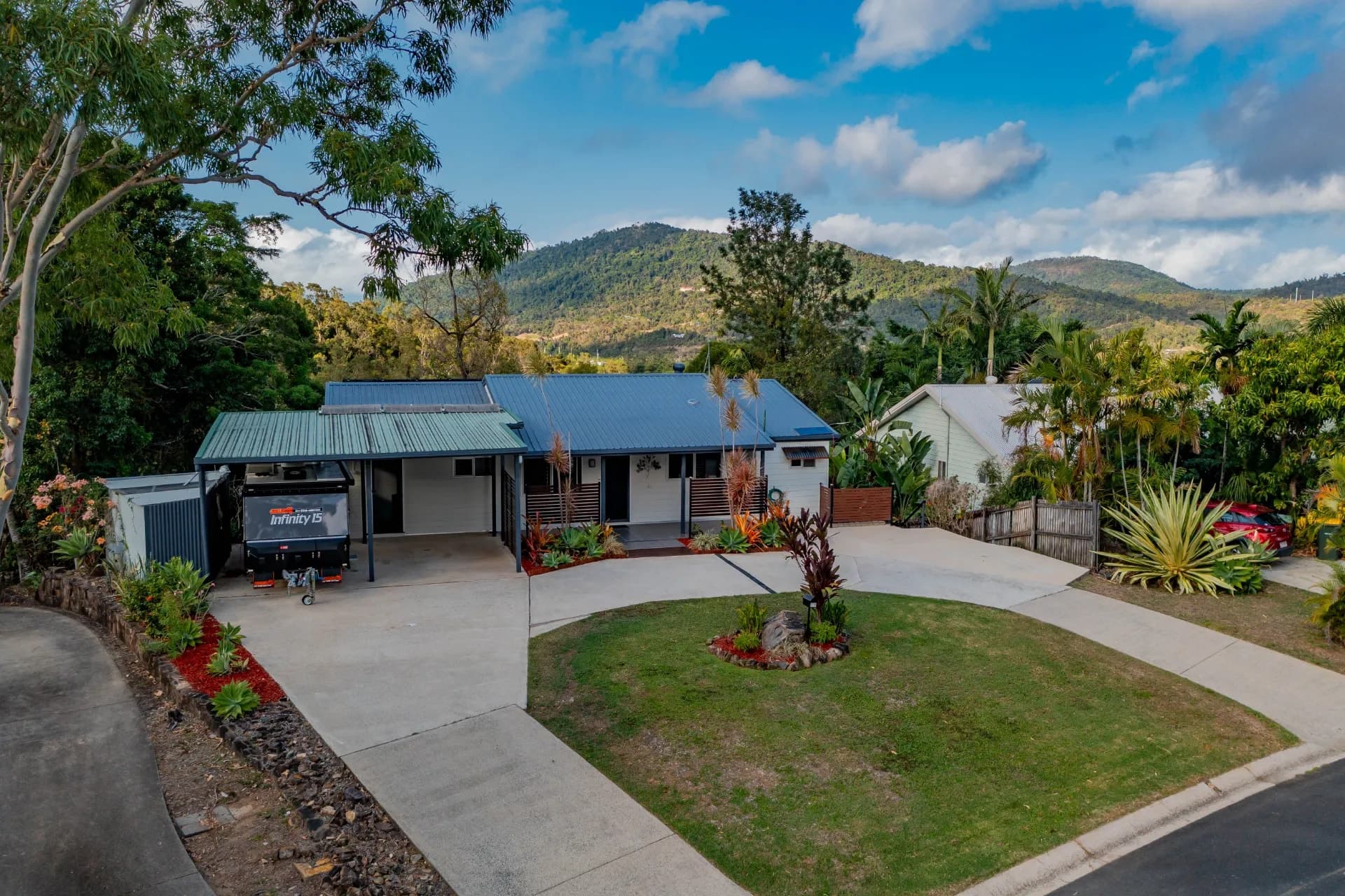 32 Moonlight Drive, Jubilee Pocket - Image 1