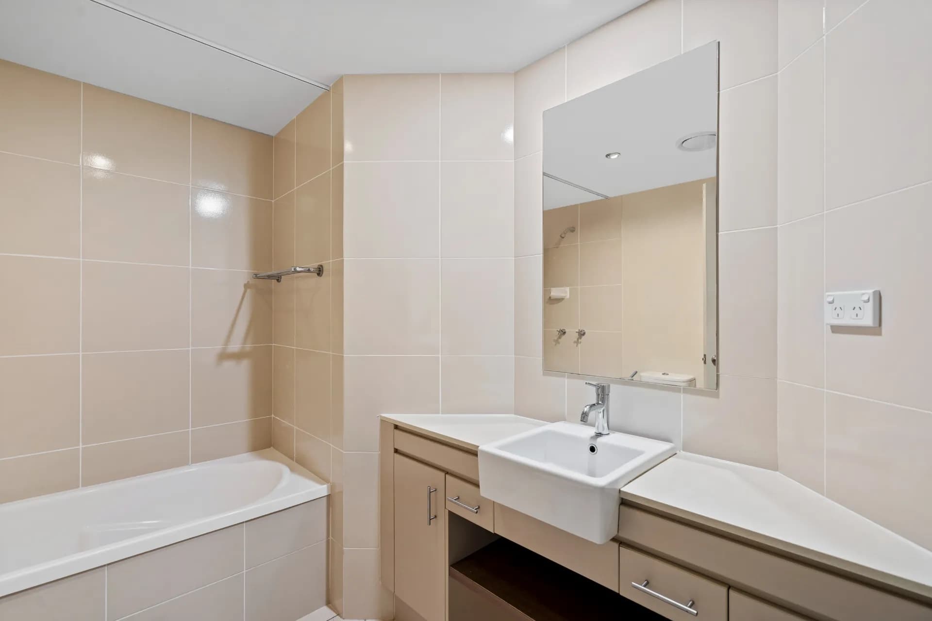 Unit 326/12-21 Gregory Street, Westcourt - Thumbnail 7