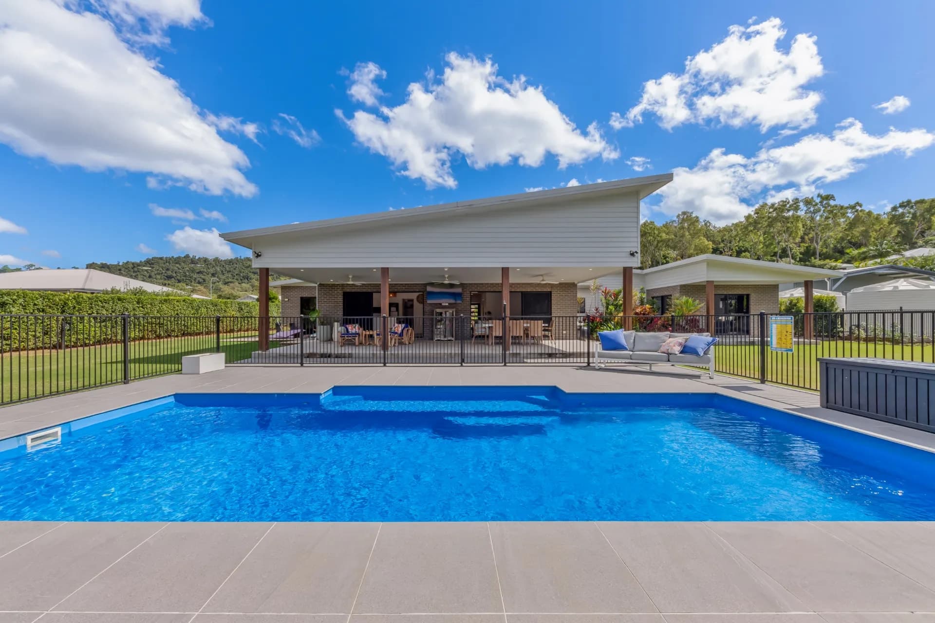 24 Acacia Grove, Woodwark., Woodwark - Image 1