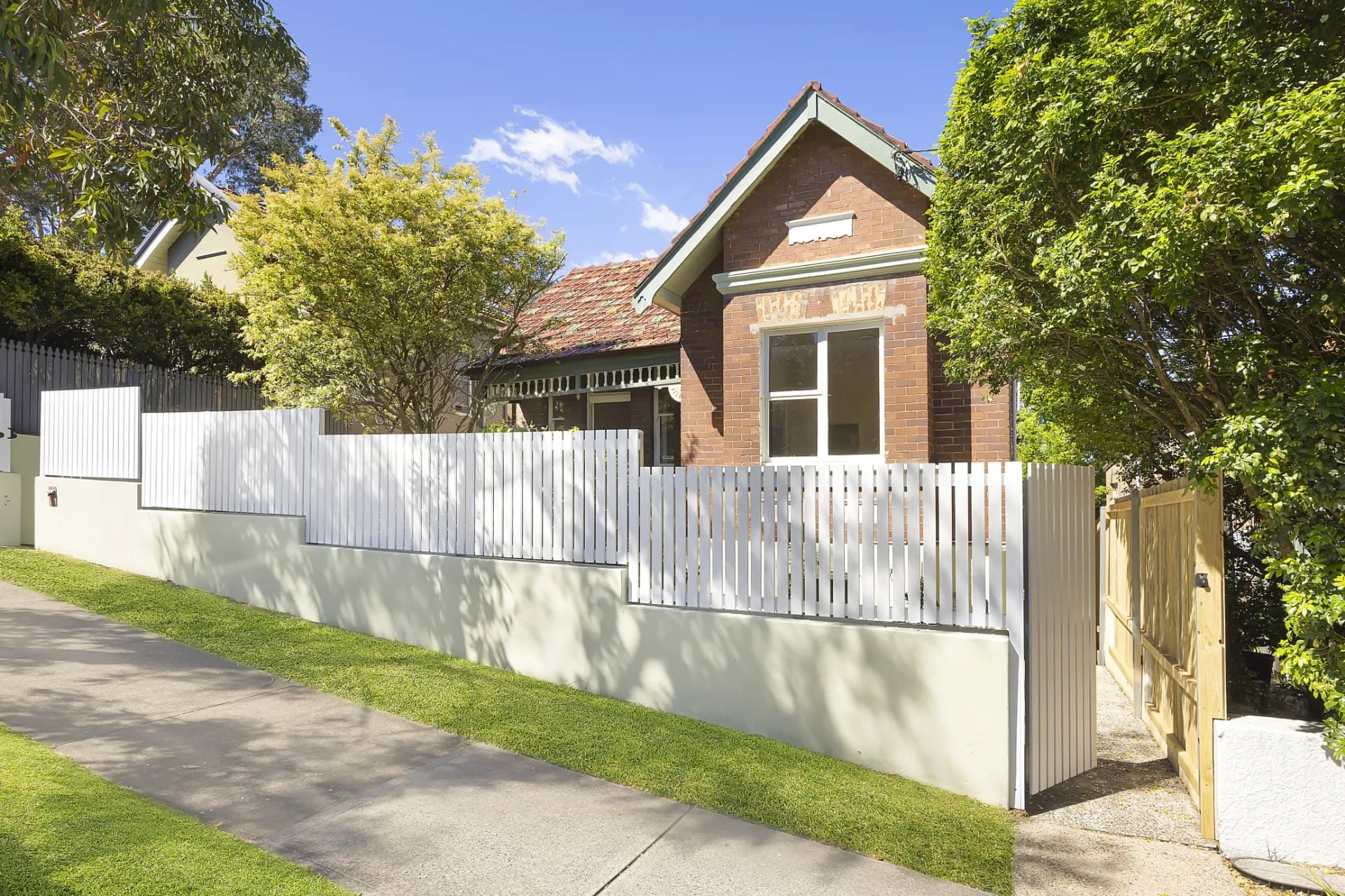 33 Birrell Street, Queens Park - Image 1