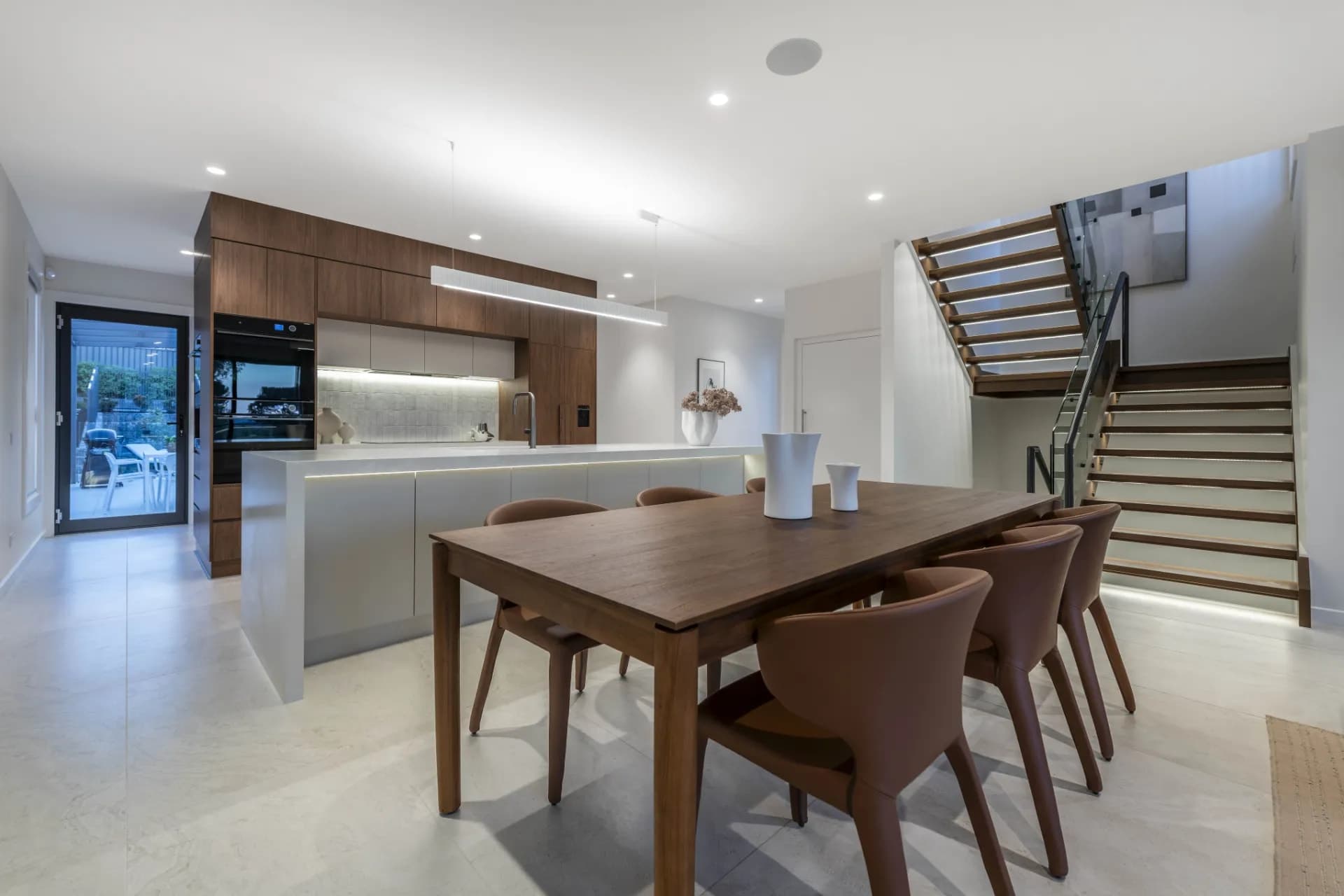 11 Walter Hood Lane, Red Hill - Thumbnail 8