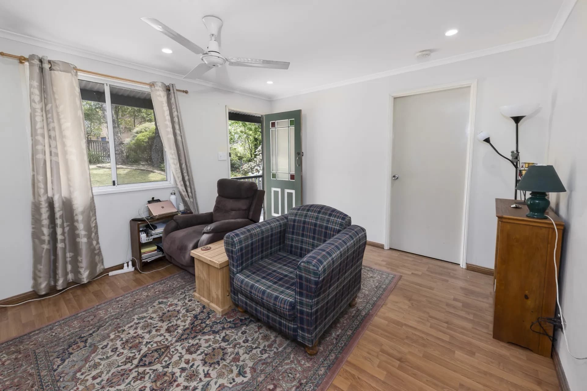 32 Catalina Avenue, Katoomba - Thumbnail 2