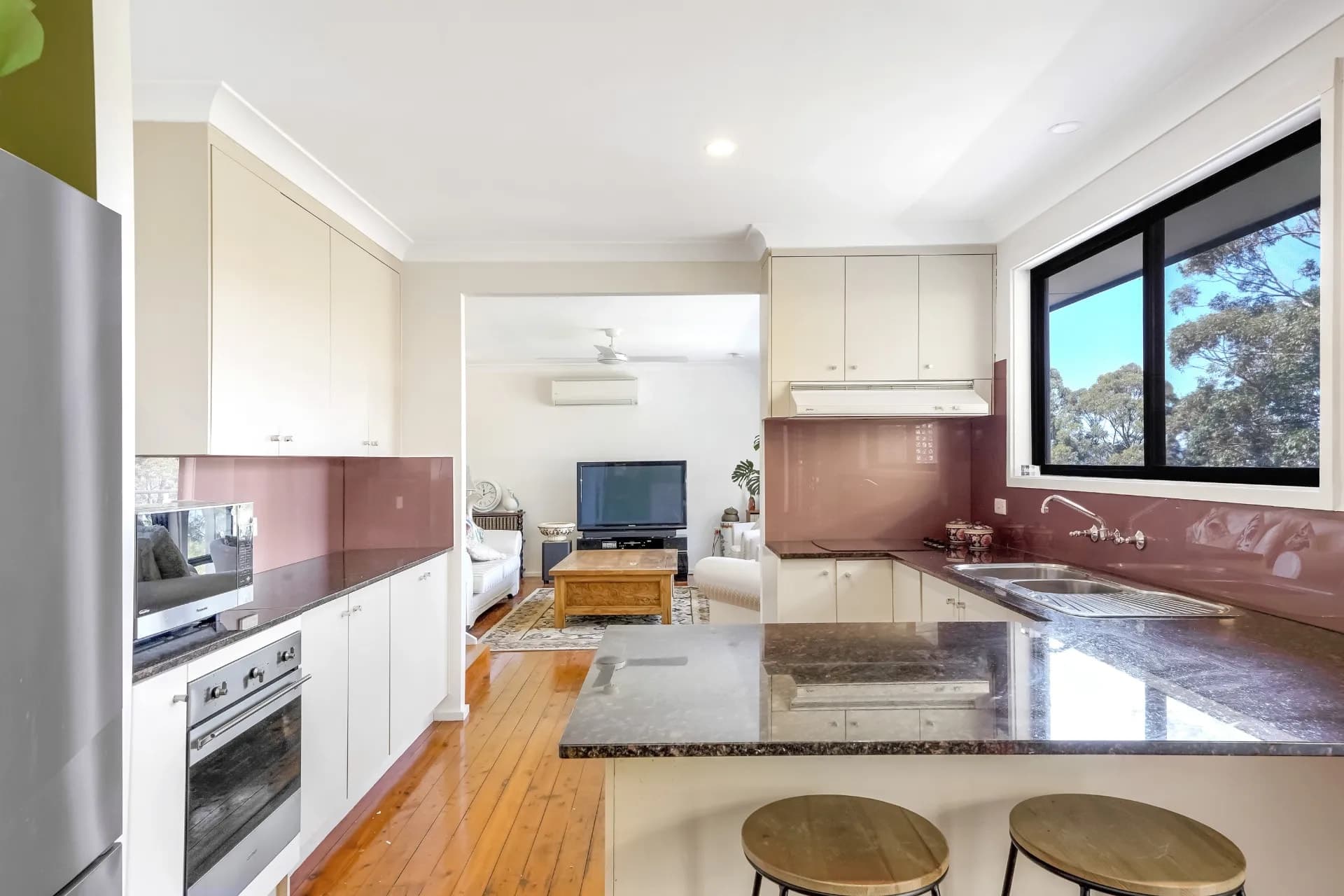 25 Sandstone Crescent, Tascott., Tascott - Thumbnail 6
