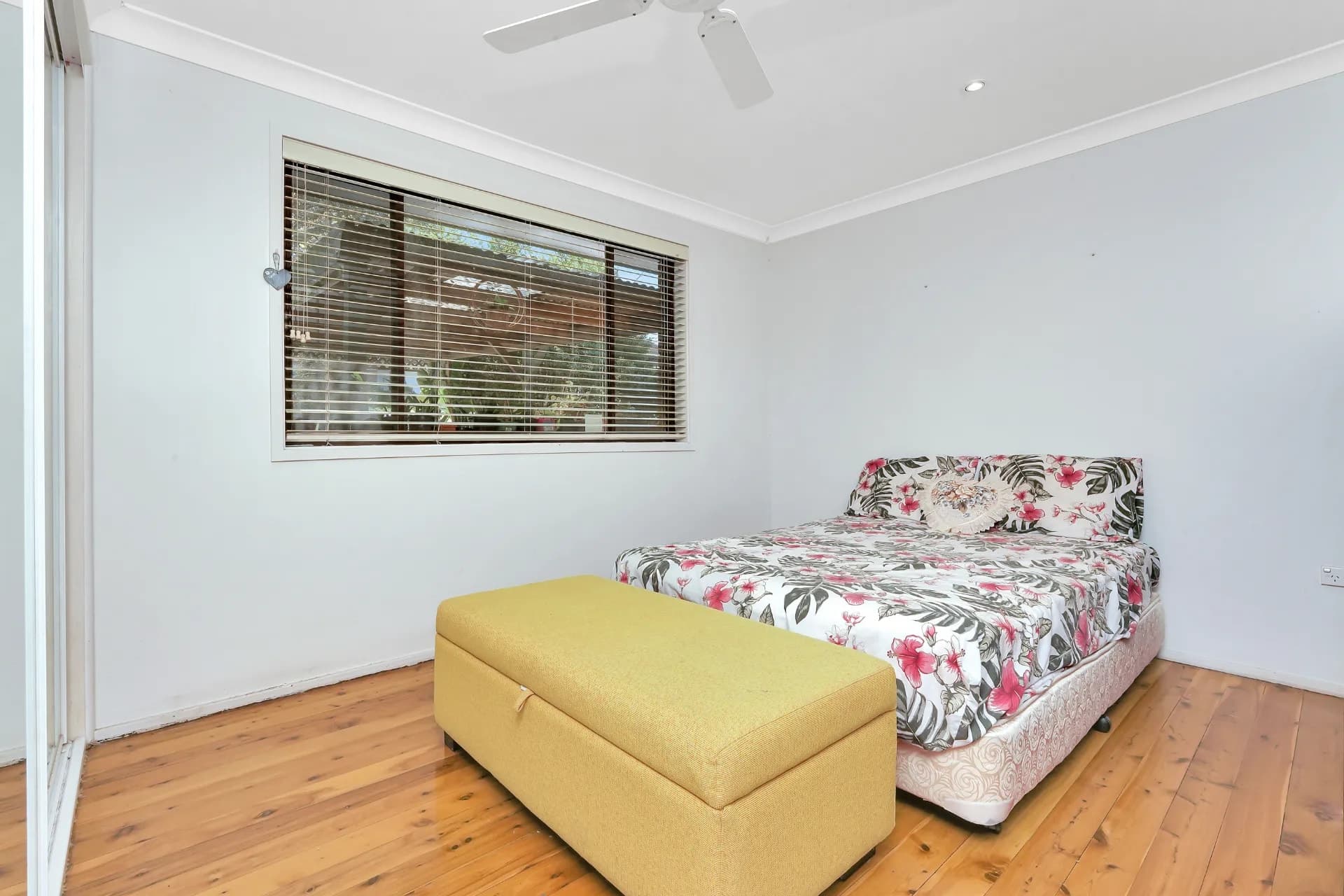 25 Sandstone Crescent, Tascott., Tascott - Thumbnail 8