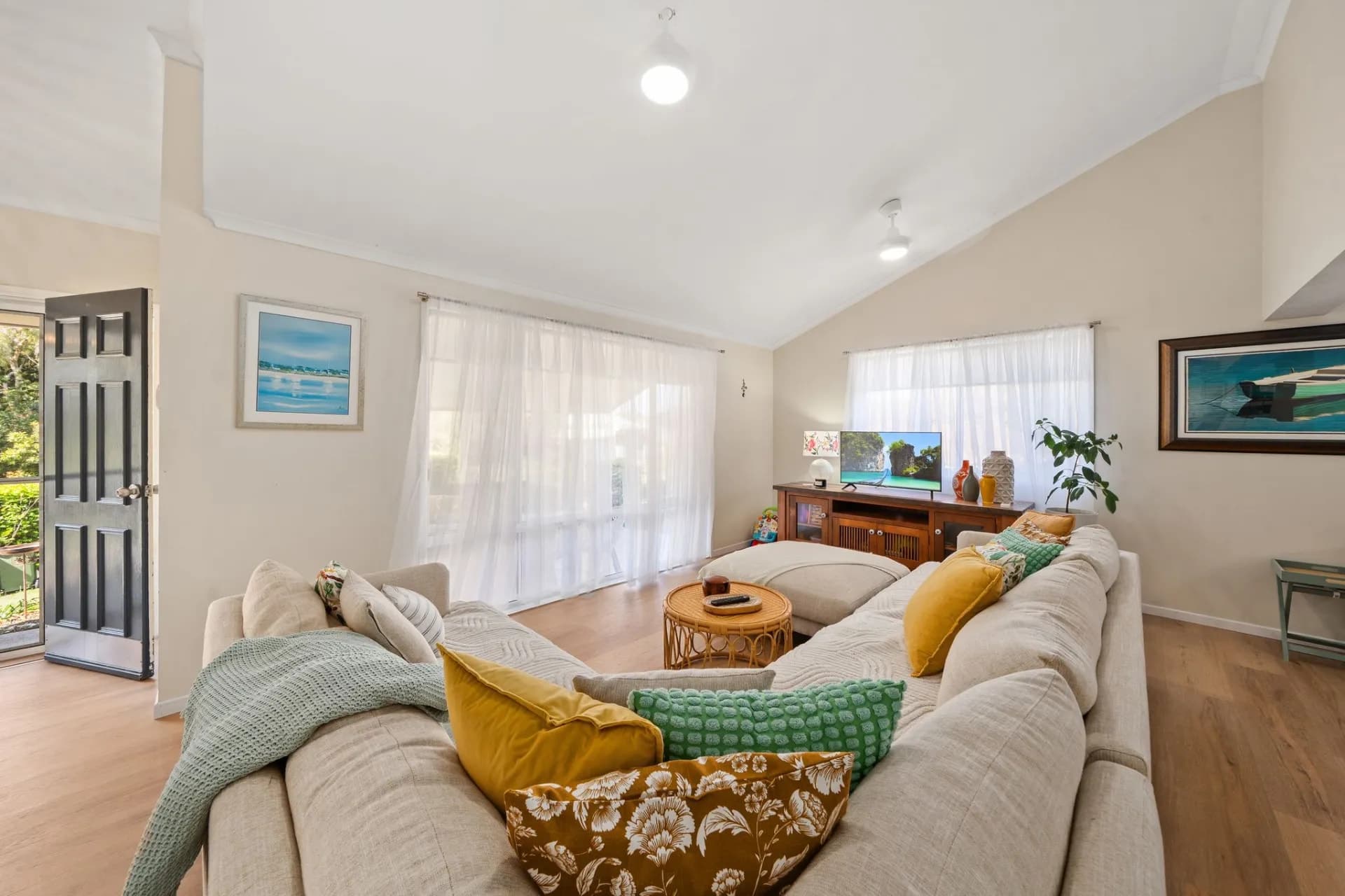 20 Heron Drive, Aroona - Thumbnail 2