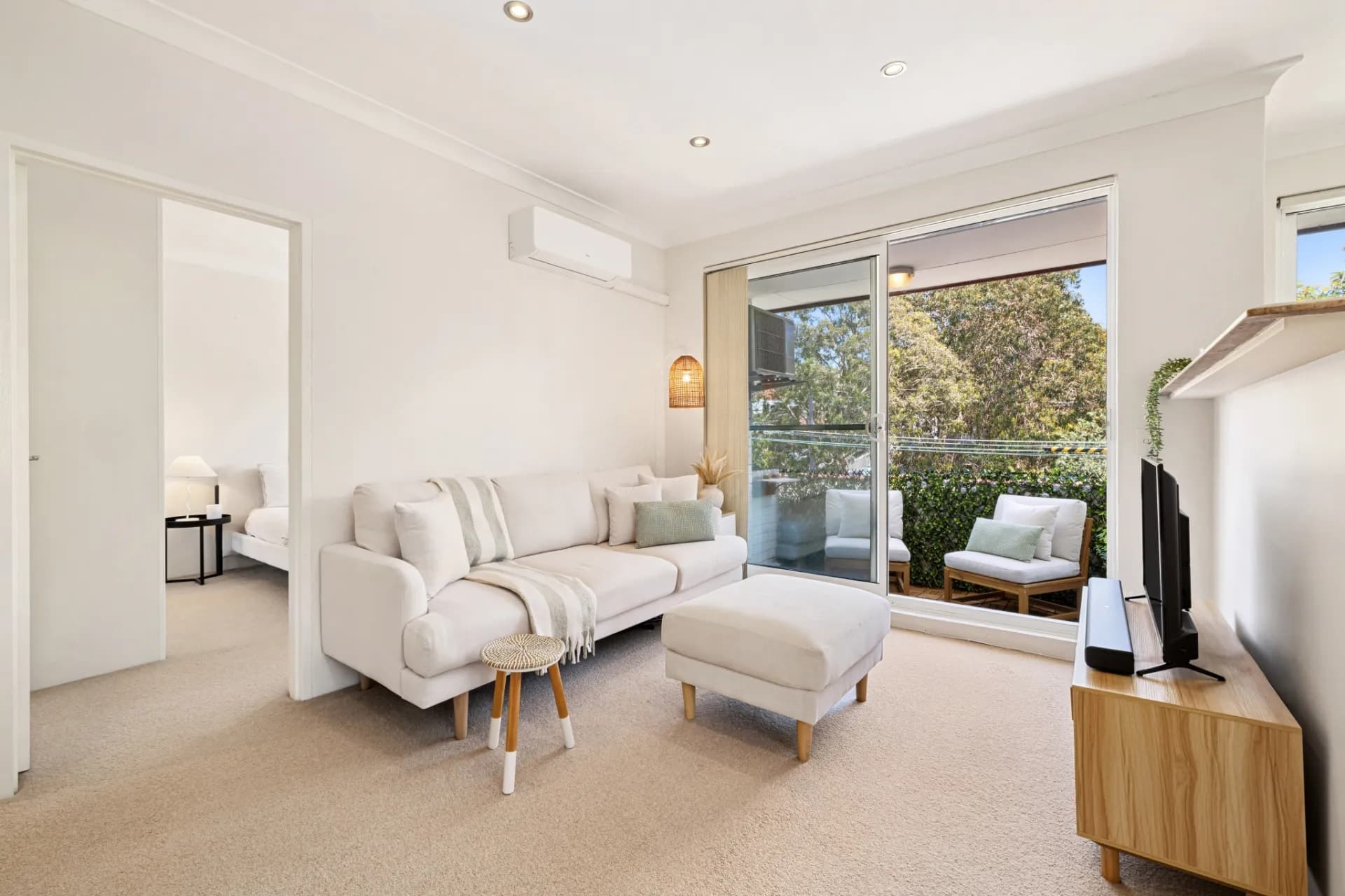9/11 Carr Street, Coogee - Image 1