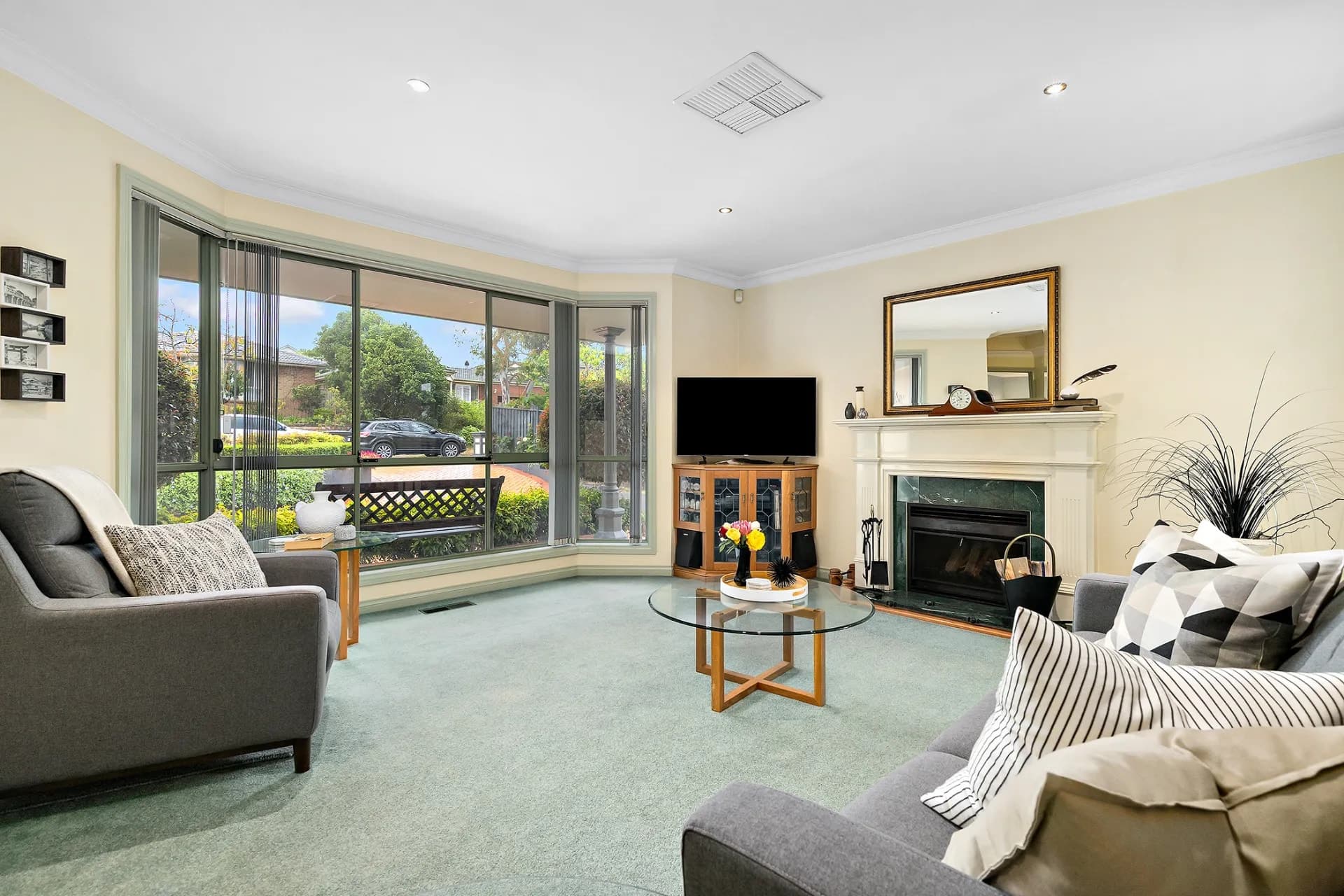3 Malinda  Way, Croydon South - Thumbnail 5
