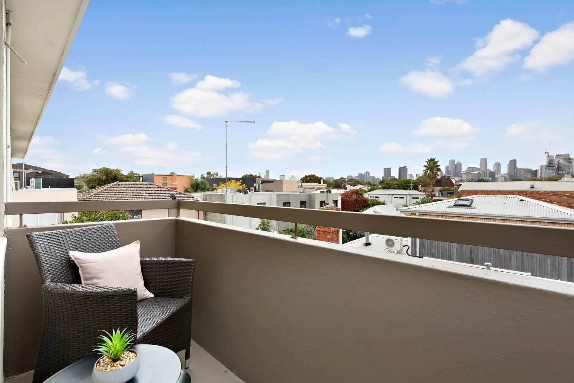 10/165 Stokes Street, Port Melbourne., Port Melbourne - Thumbnail 2