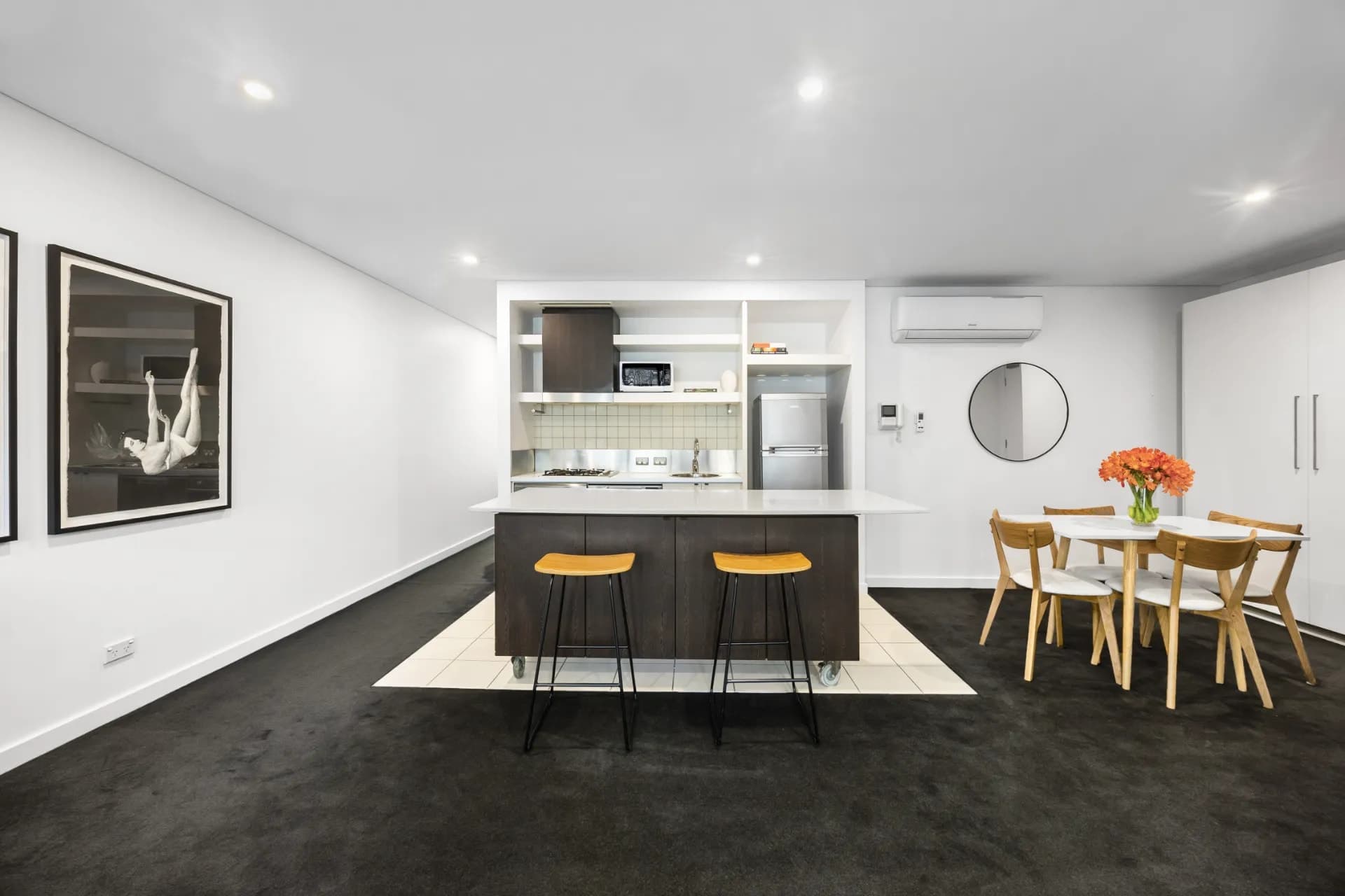 302/3 Chapel Mews, South Yarra - Thumbnail 3