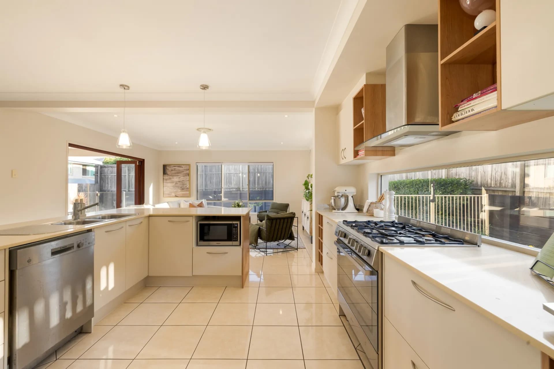 24 Canopus Street, Bridgeman Downs - Thumbnail 8