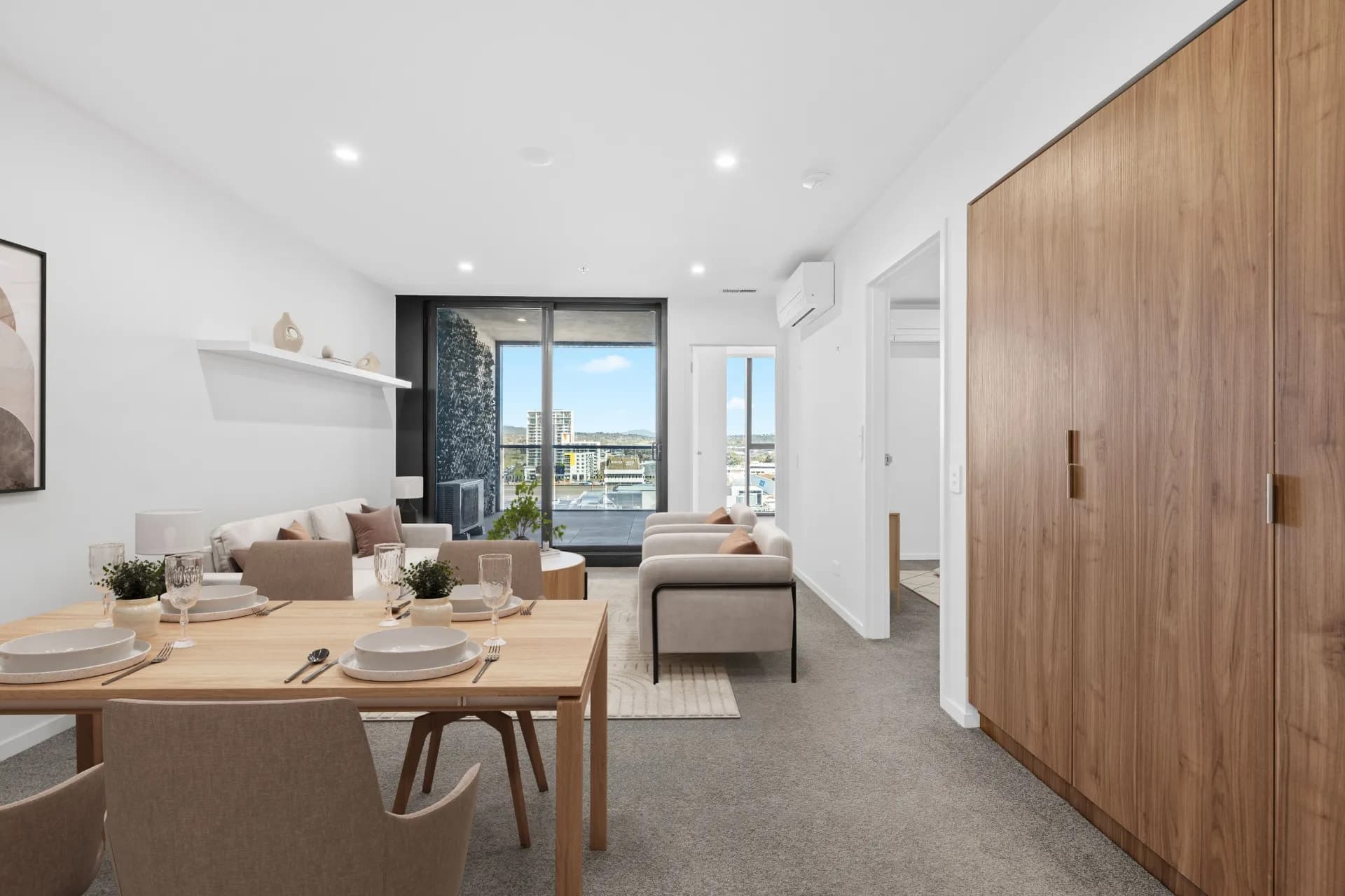 912/15 Bowes Street, Phillip., Phillip - Thumbnail 2