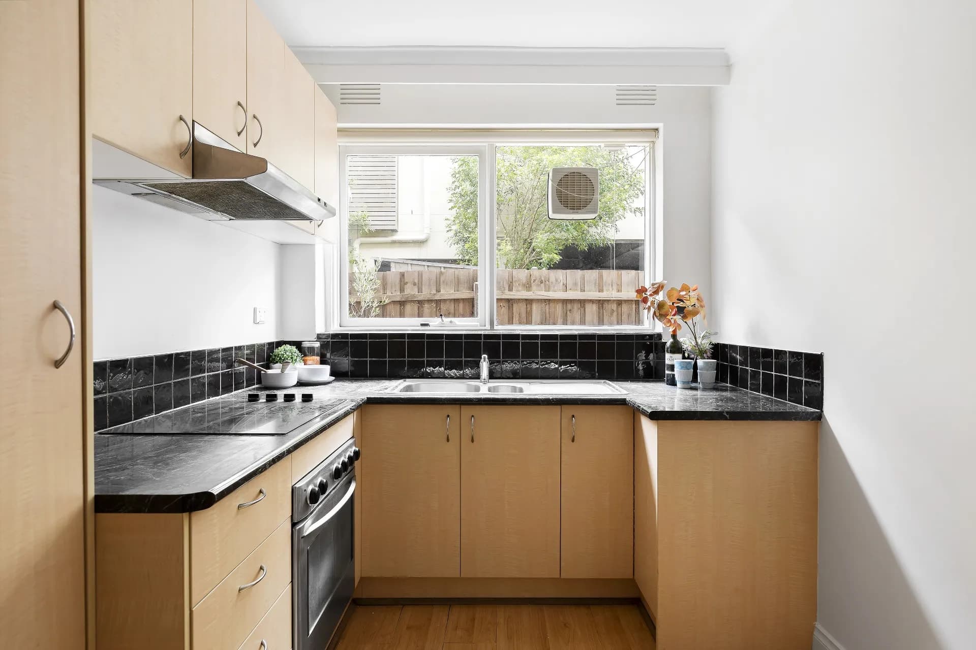 8/113 Addison Street, Elwood., Elwood - Thumbnail 5