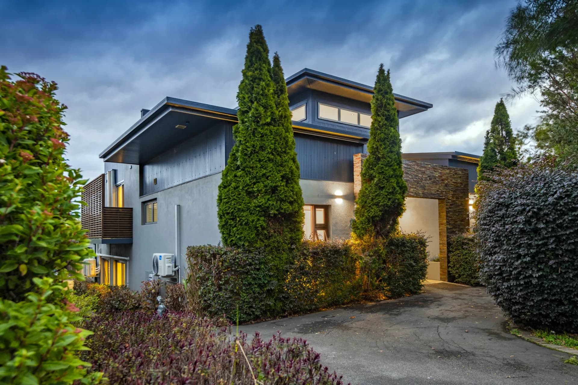 93  Hopetoun  Circuit, Yarralumla., Yarralumla - Thumbnail 2