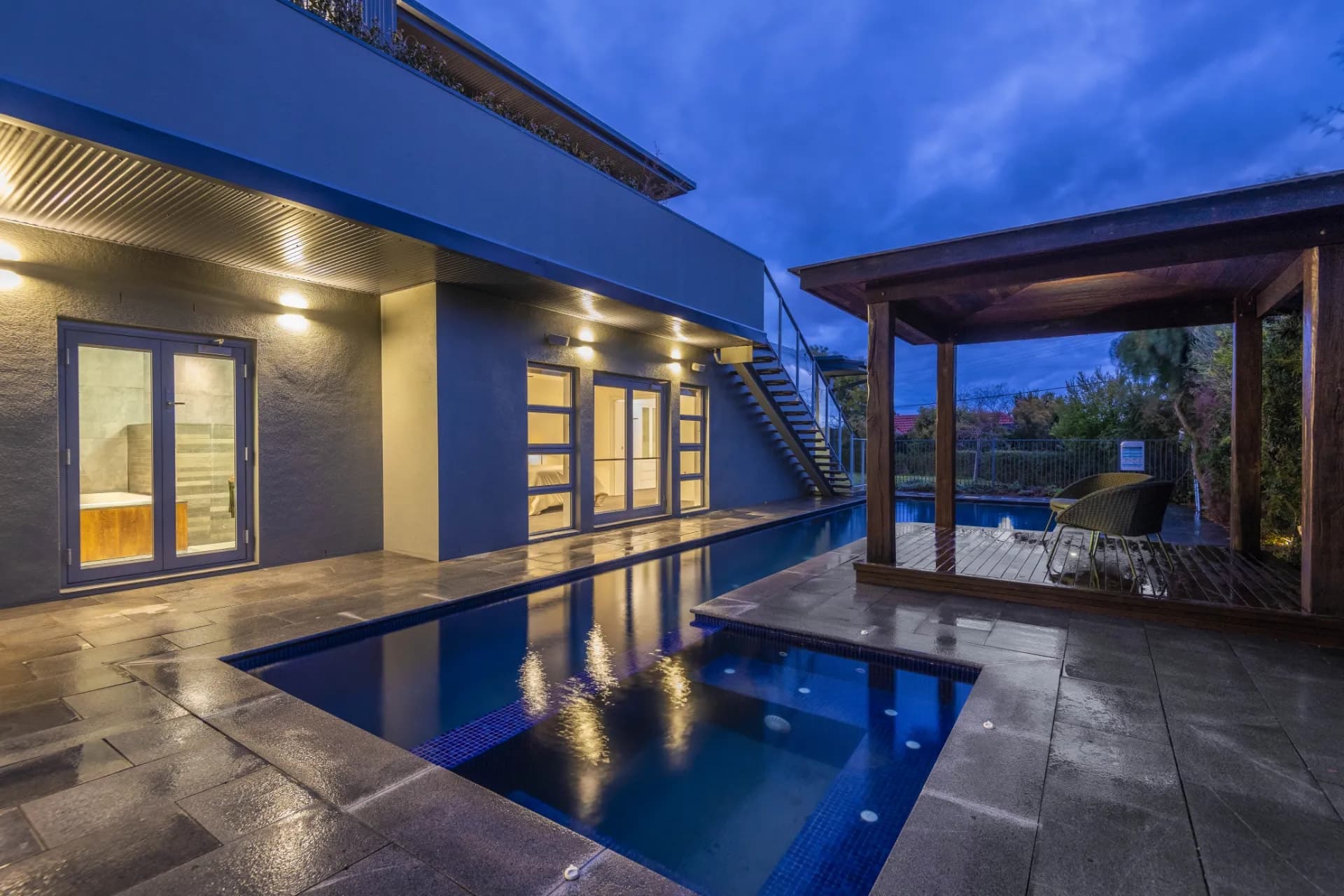 93  Hopetoun  Circuit, Yarralumla., Yarralumla - Thumbnail 4