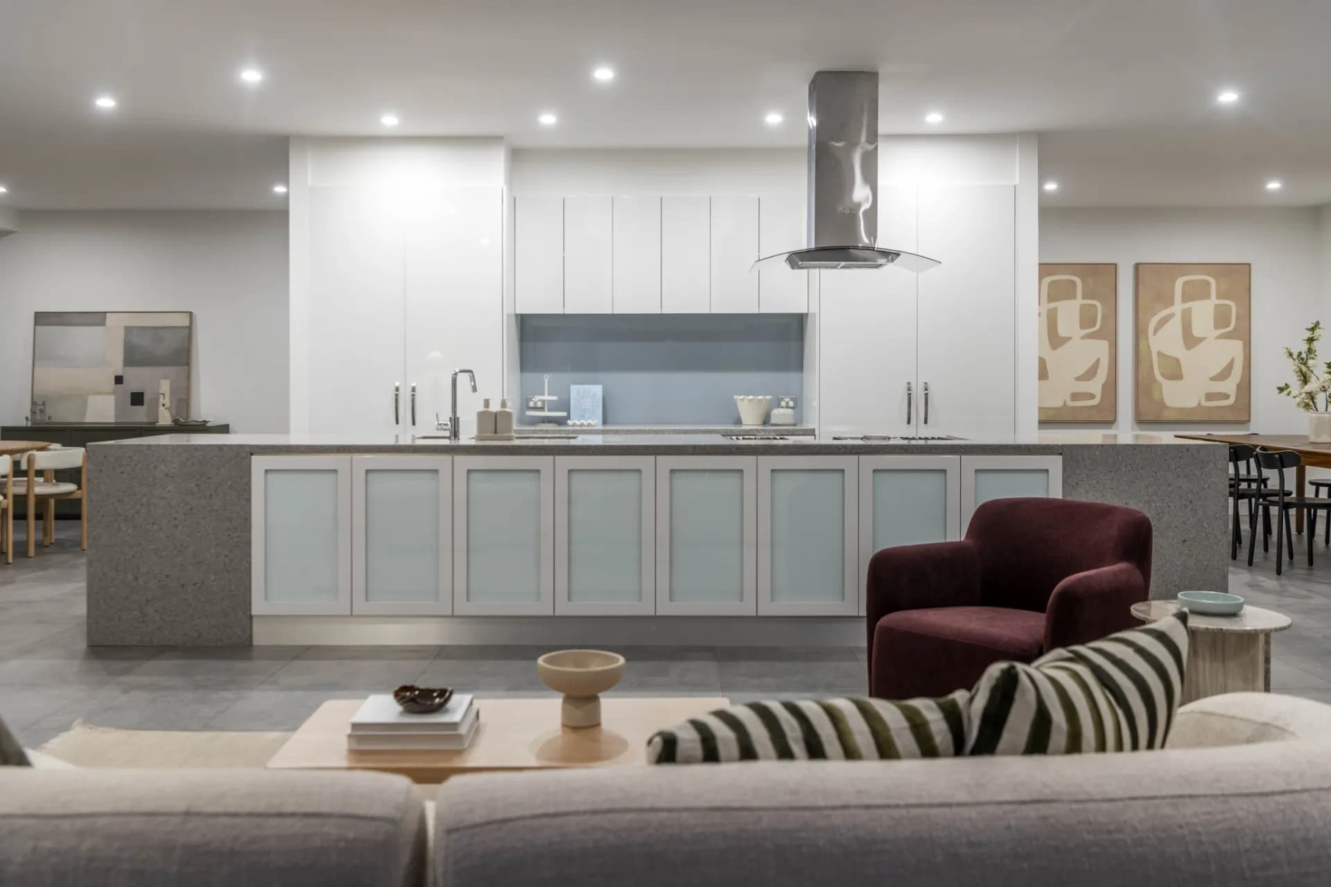 93  Hopetoun  Circuit, Yarralumla., Yarralumla - Thumbnail 5