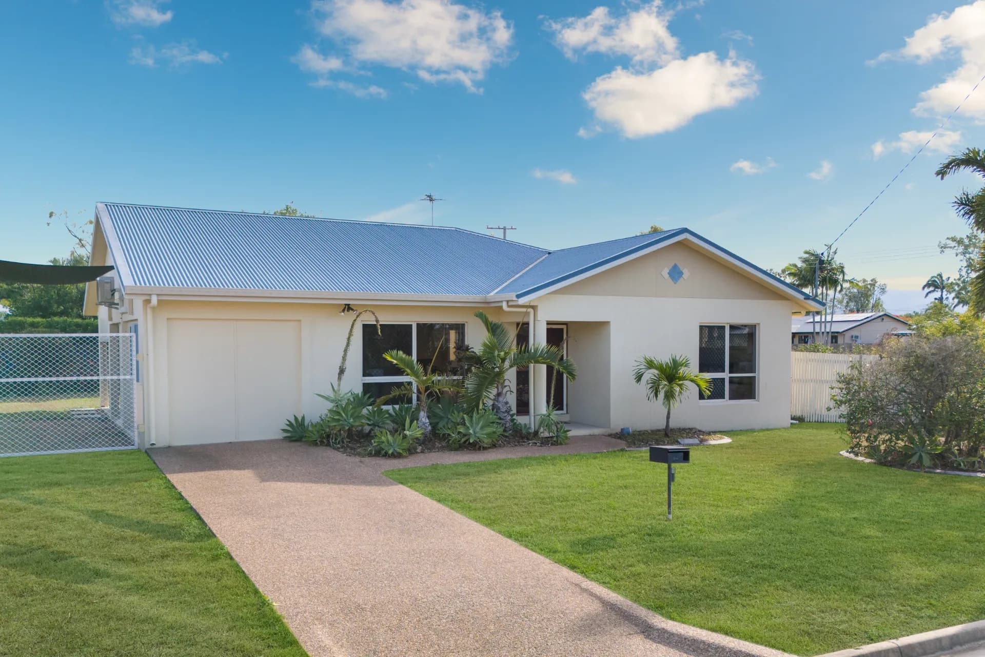 2 Moor Court, Kelso - Image 1