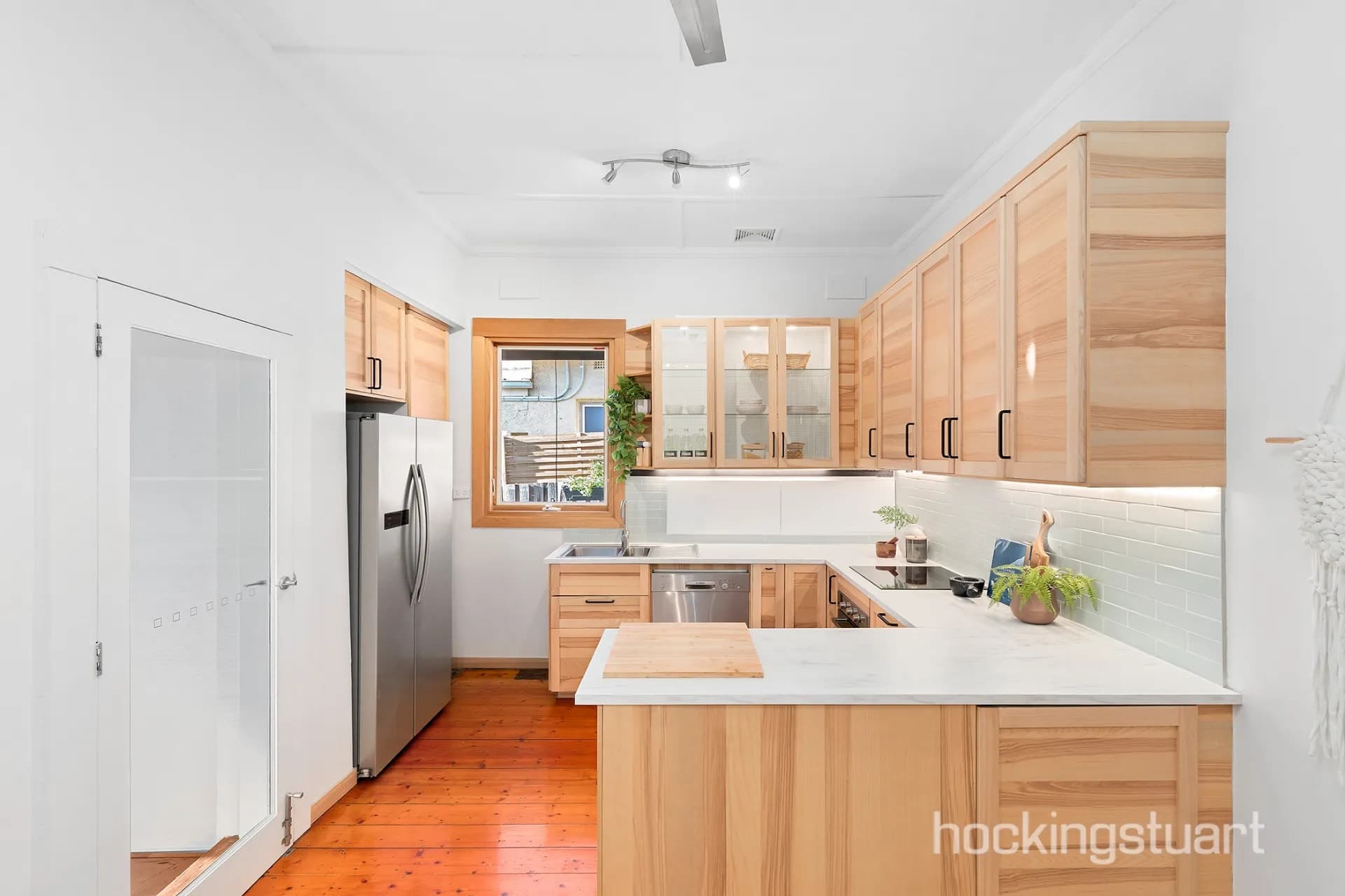 59 Comas Grove, Thornbury - Thumbnail 4