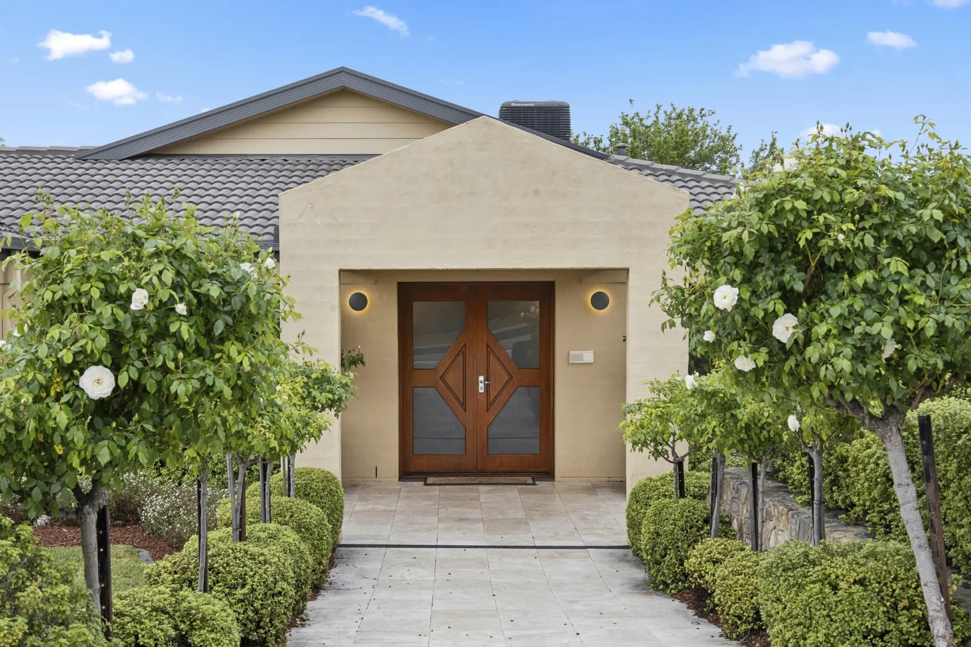 124 Waterfall Drive, Jerrabomberra., Jerrabomberra - Thumbnail 2