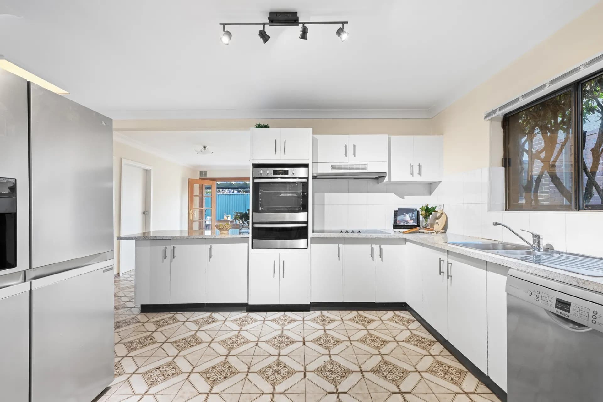 37 Hampden  Road, Russell Lea - Thumbnail 3