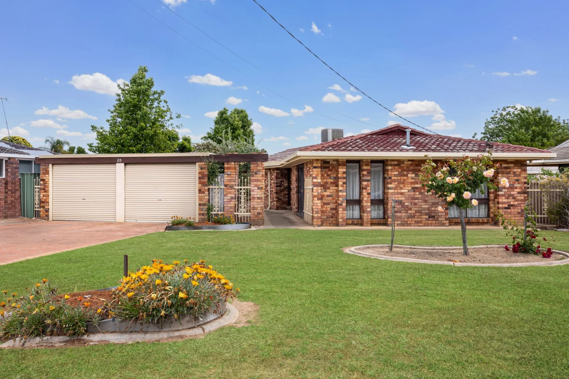 26 Geneva Crescent, Lake Albert - Image 1