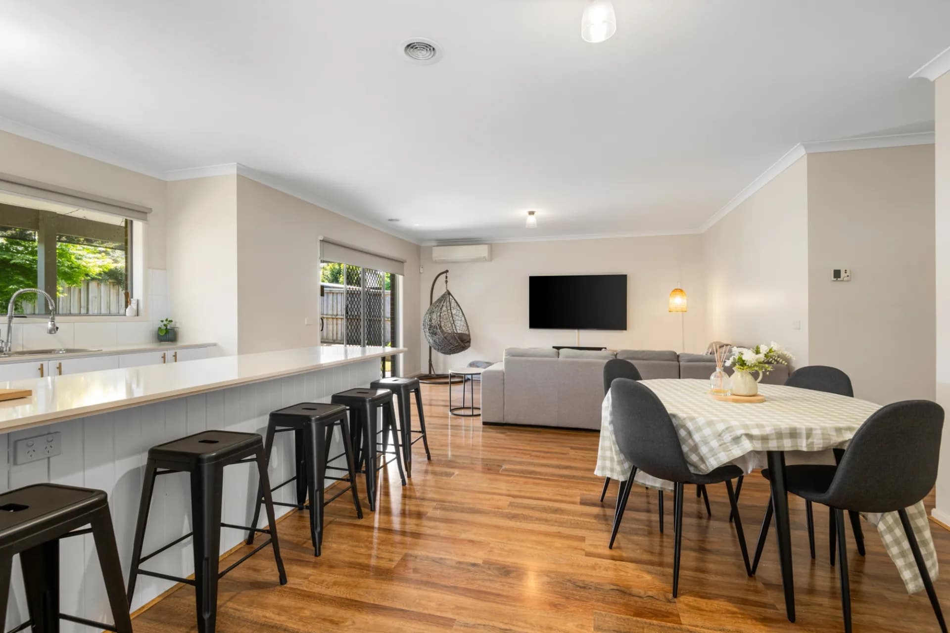 9 Chatsworth Way, Curlewis - Thumbnail 3