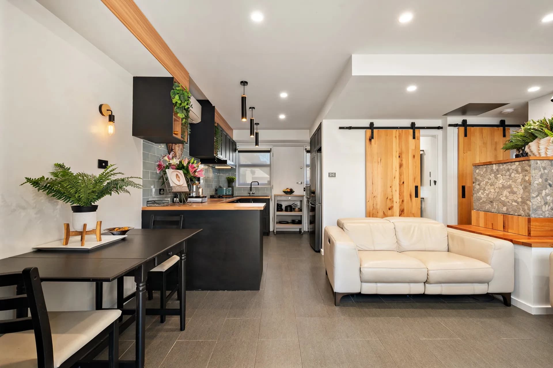 4/18 Raymond Grove, Glenelg - Image 1