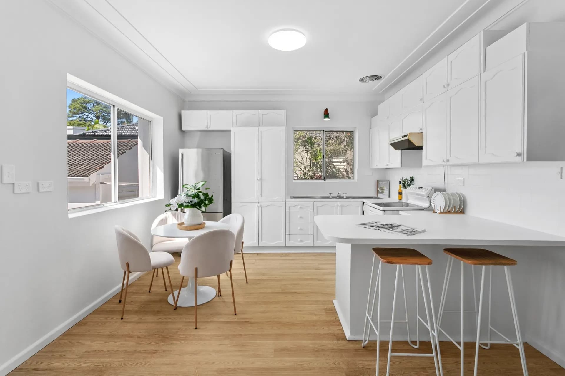 11 Rayner Avenue, Narraweena., Narraweena - Thumbnail 4