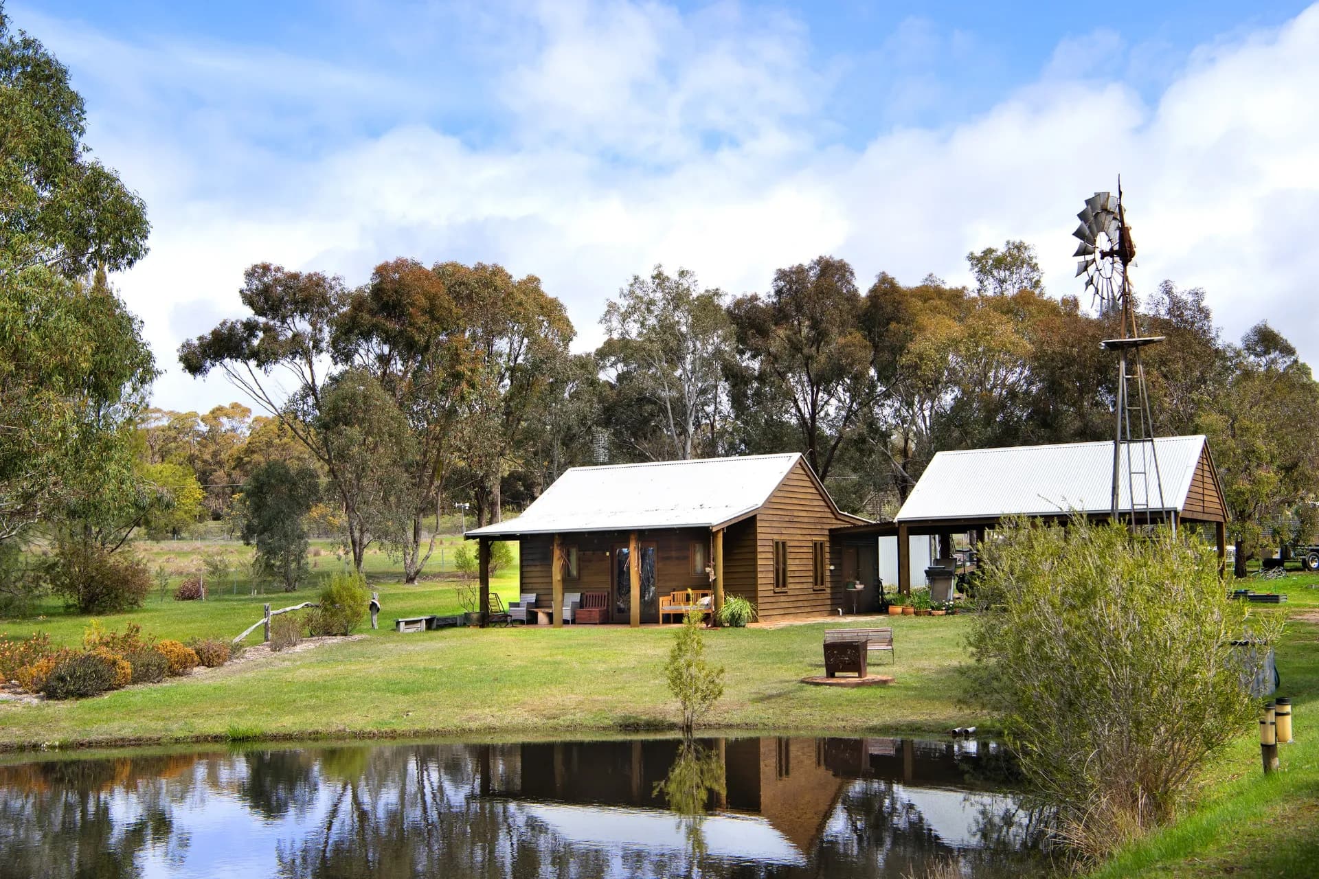 19 Hoinsville  Road, Elphinstone - Image 1