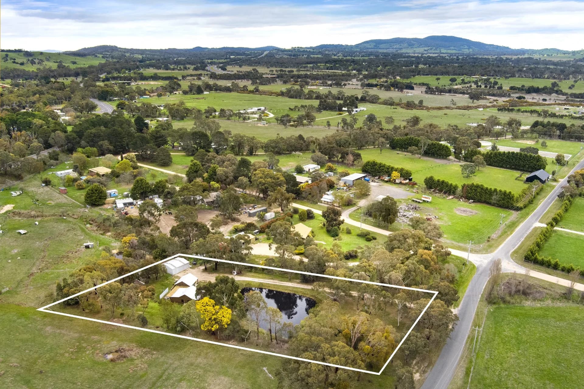19 Hoinsville  Road, Elphinstone - Thumbnail 4
