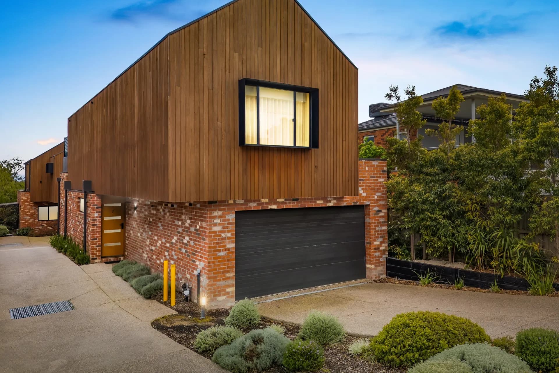 2/16 James Street, Dromana - Image 1