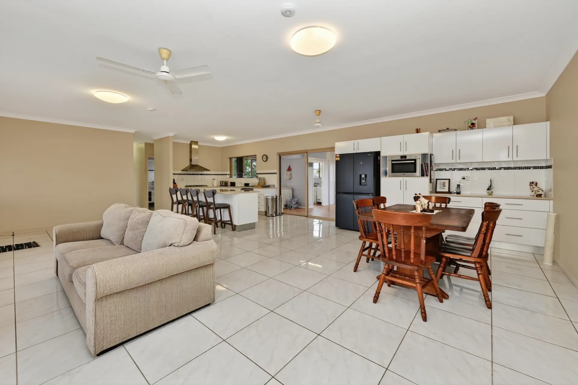 11 Kregor  Street, Mount Low - Thumbnail 4