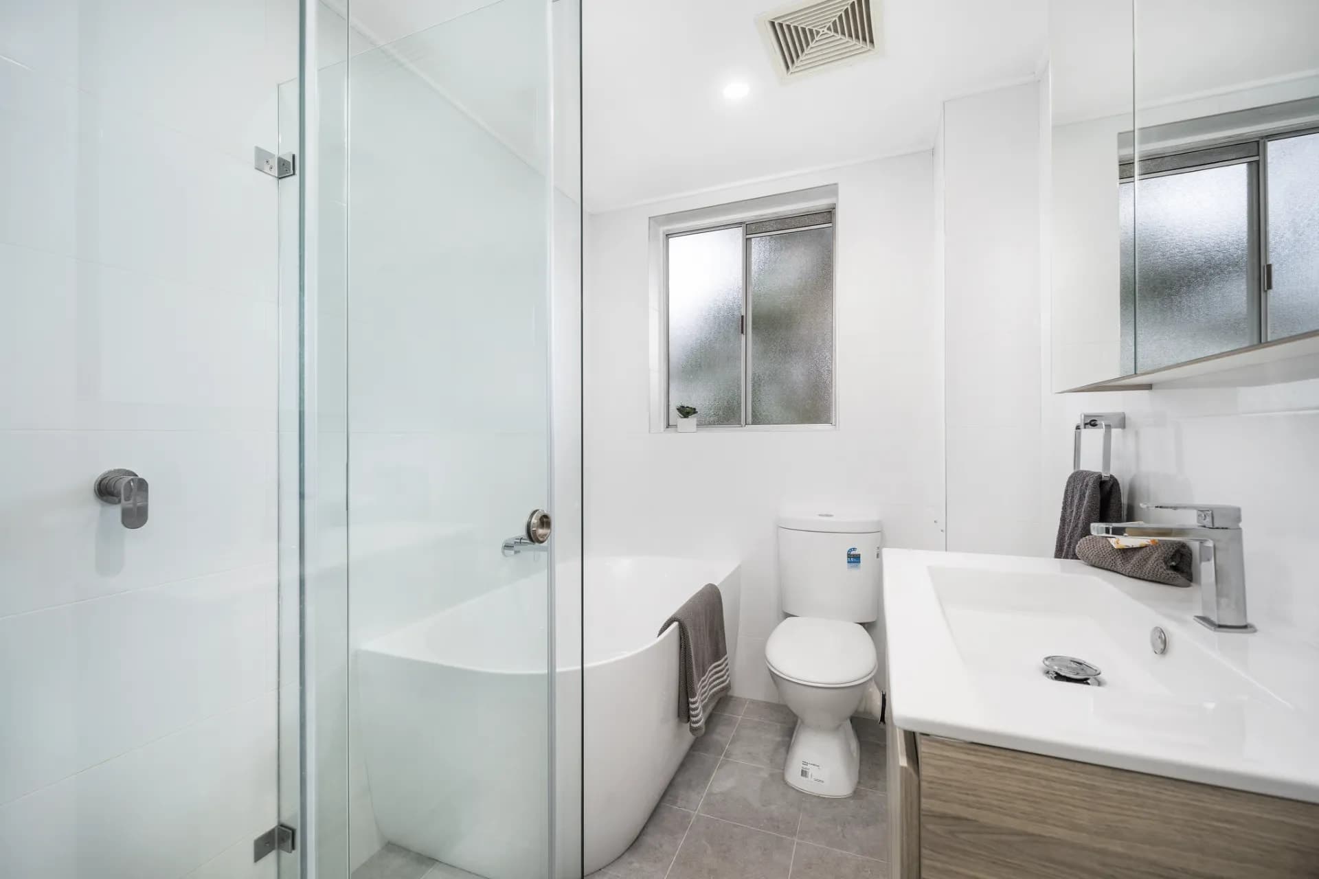 4/140-142 Burns Bay Road, Lane Cove., Lane Cove - Thumbnail 8