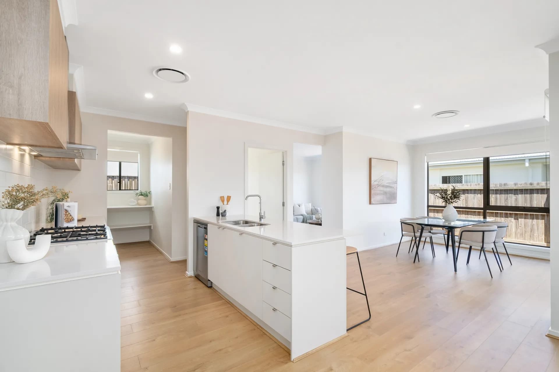 34 Clearwater  Street, Newport - Thumbnail 6