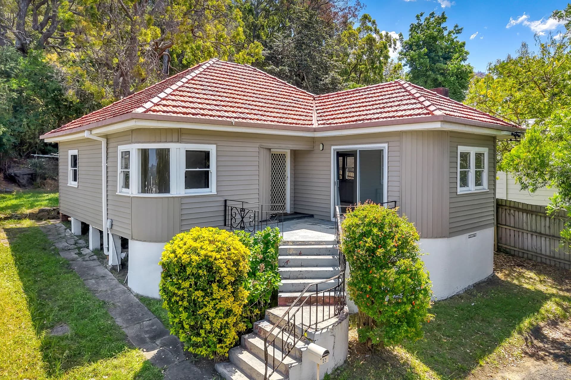 23 Brisbane Water Drive, Point Clare - Image 1